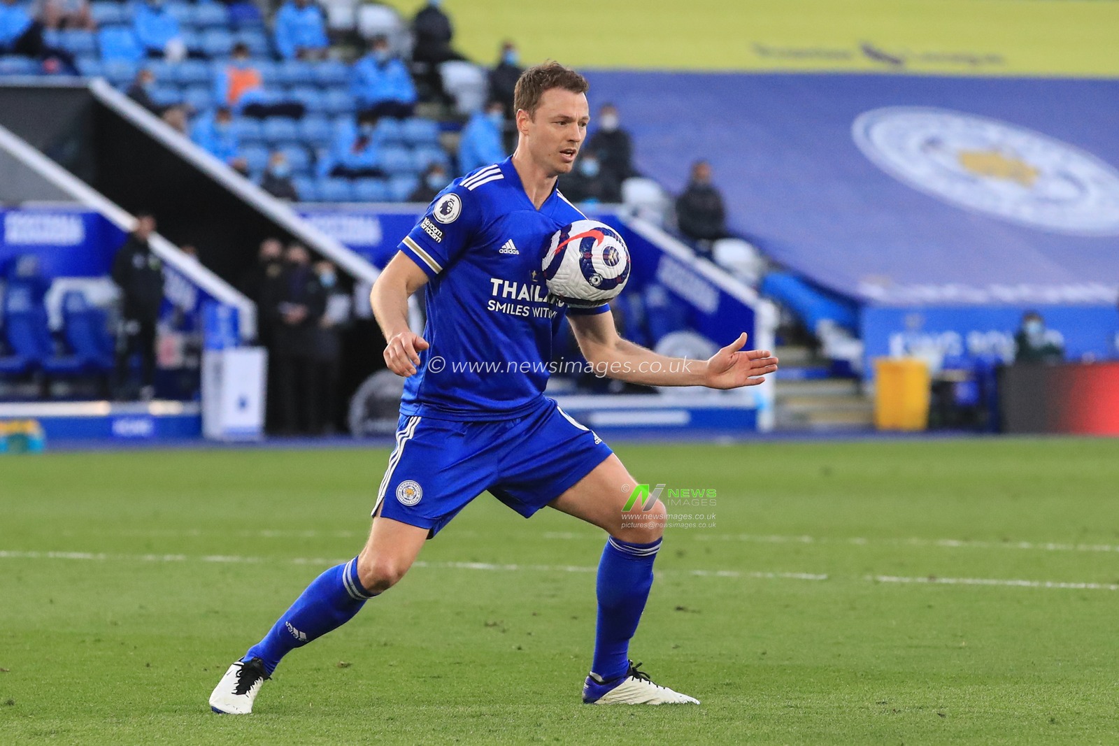 Jonny Evans #6 of Leicester City controls the ball