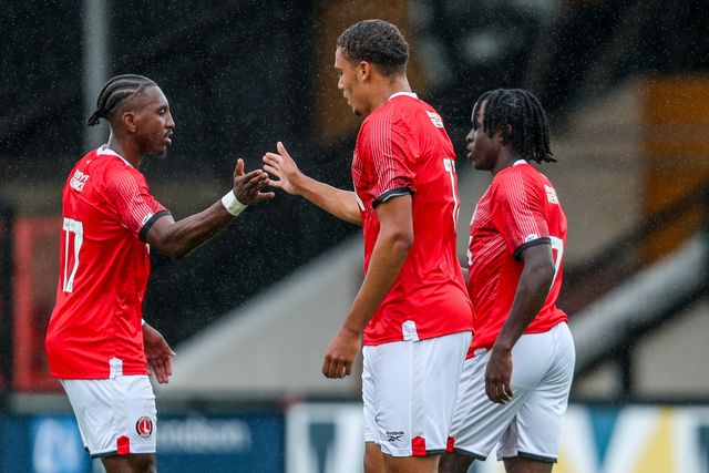 Miles Leaburn of Charlton Athletic celebrates his goal with teammates to make it 1-0 during the Pre-season friendly match Cambridge United vs Charlton Athletic at Abbey Stadium, Cambridge, United Kingdom, 26th July 2025

(Photo by Izzy Poles/News Images)