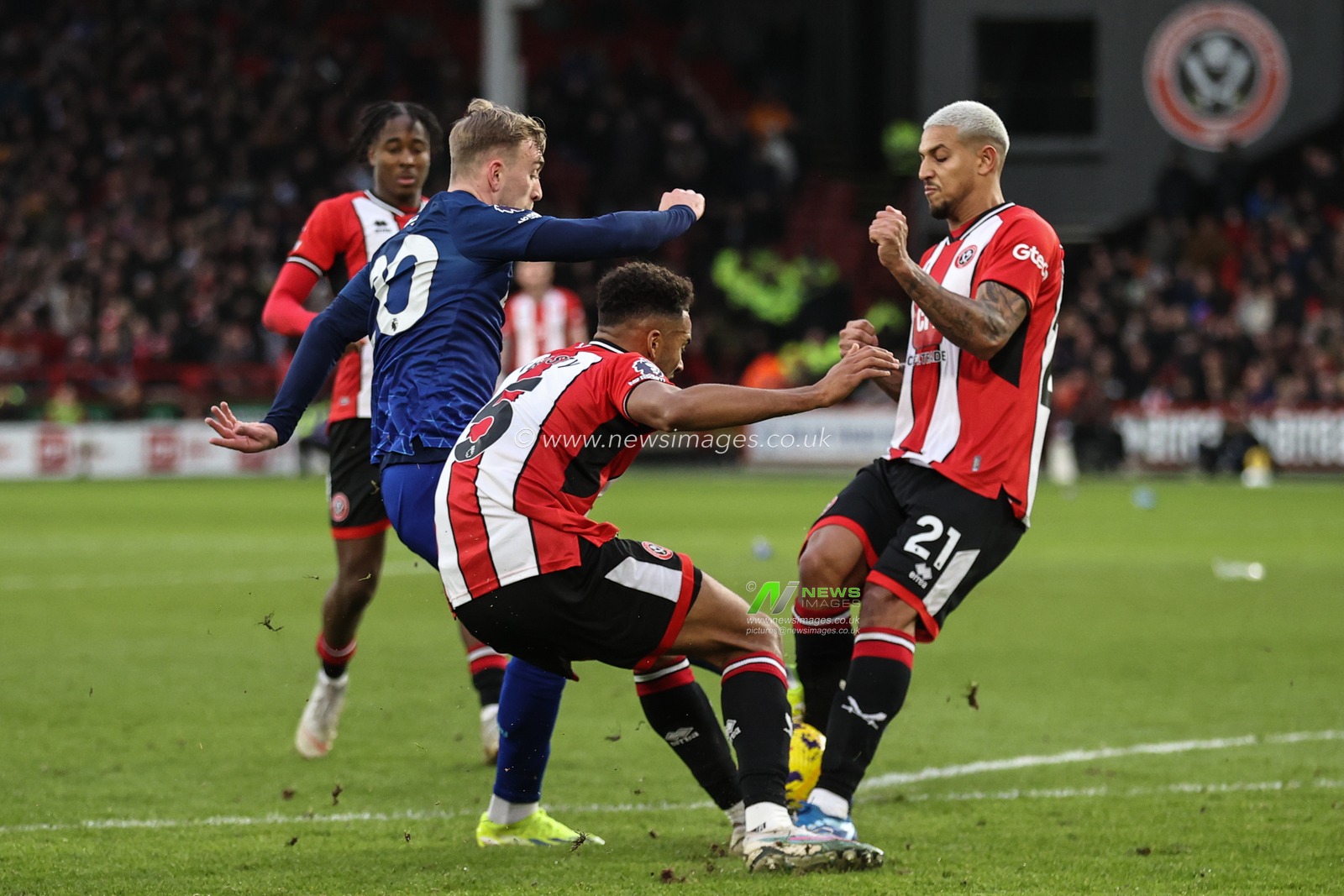 Jarrod Bowen of West Ham United has a shot on goal blocked by Vinicius Souza of Sheffield United during the Premier League match Sheffield United vs West Ham United at Bramall Lane, Sheffield, United Kingdom, 21st January 2024

(Photo by Mark Cosgrove/News Images)