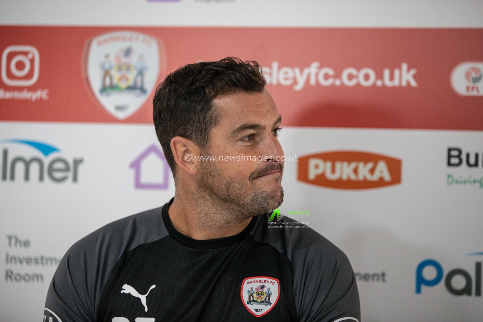 1st August 2019, Oakwell, Barnsley, England; Sky Sky Bet Championship , Barnsley start of season press launch ; Dale Tonge Assistant Coach of Barnsley talks to the press  as Barnsley prepare for a return to the Championship 


Credit: Mark Cosgrove/News Images

English Football League images are subject to DataCo Licence