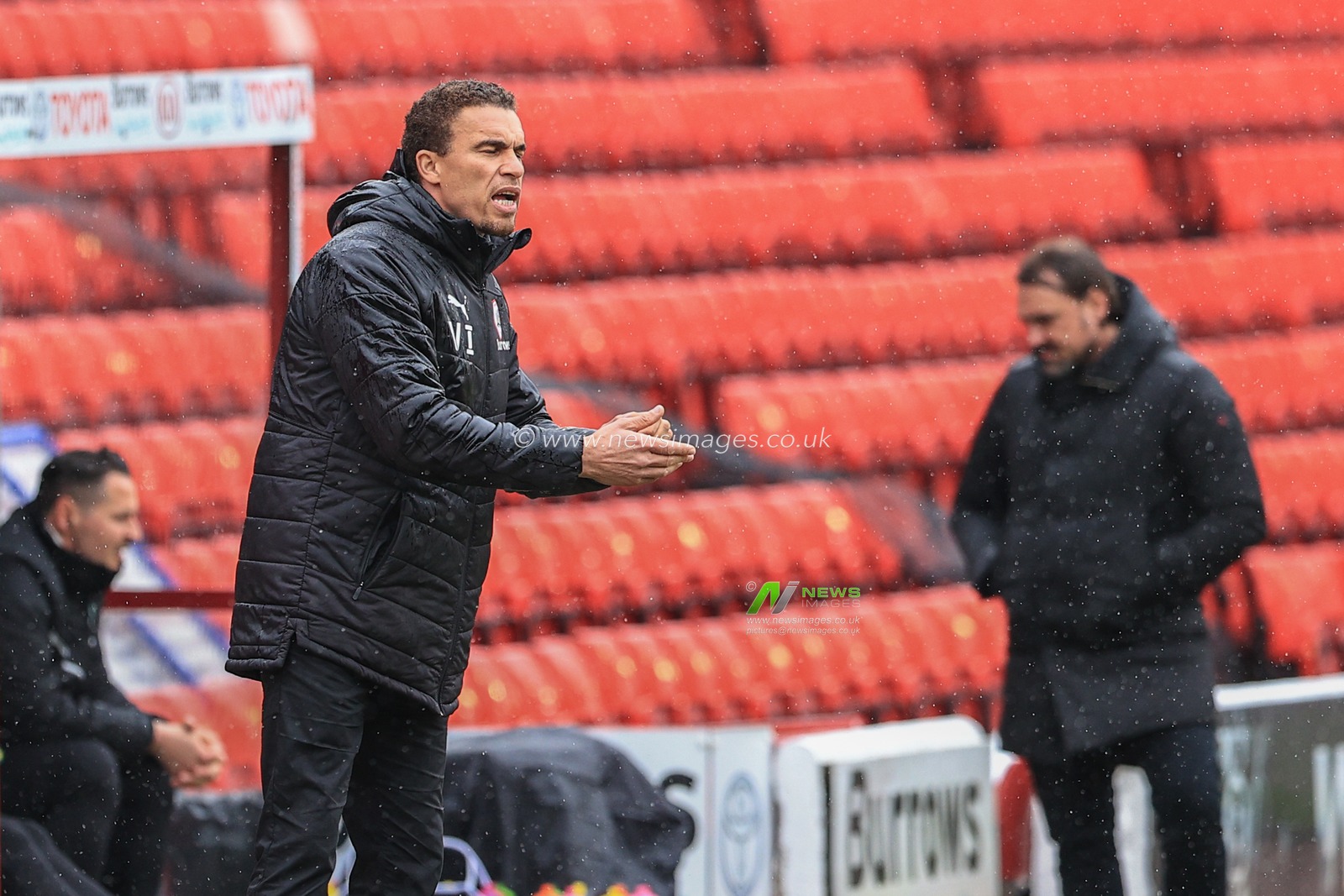 ValÃ©rien IsmaÃ«l manager of Barnsley gives his team instructions