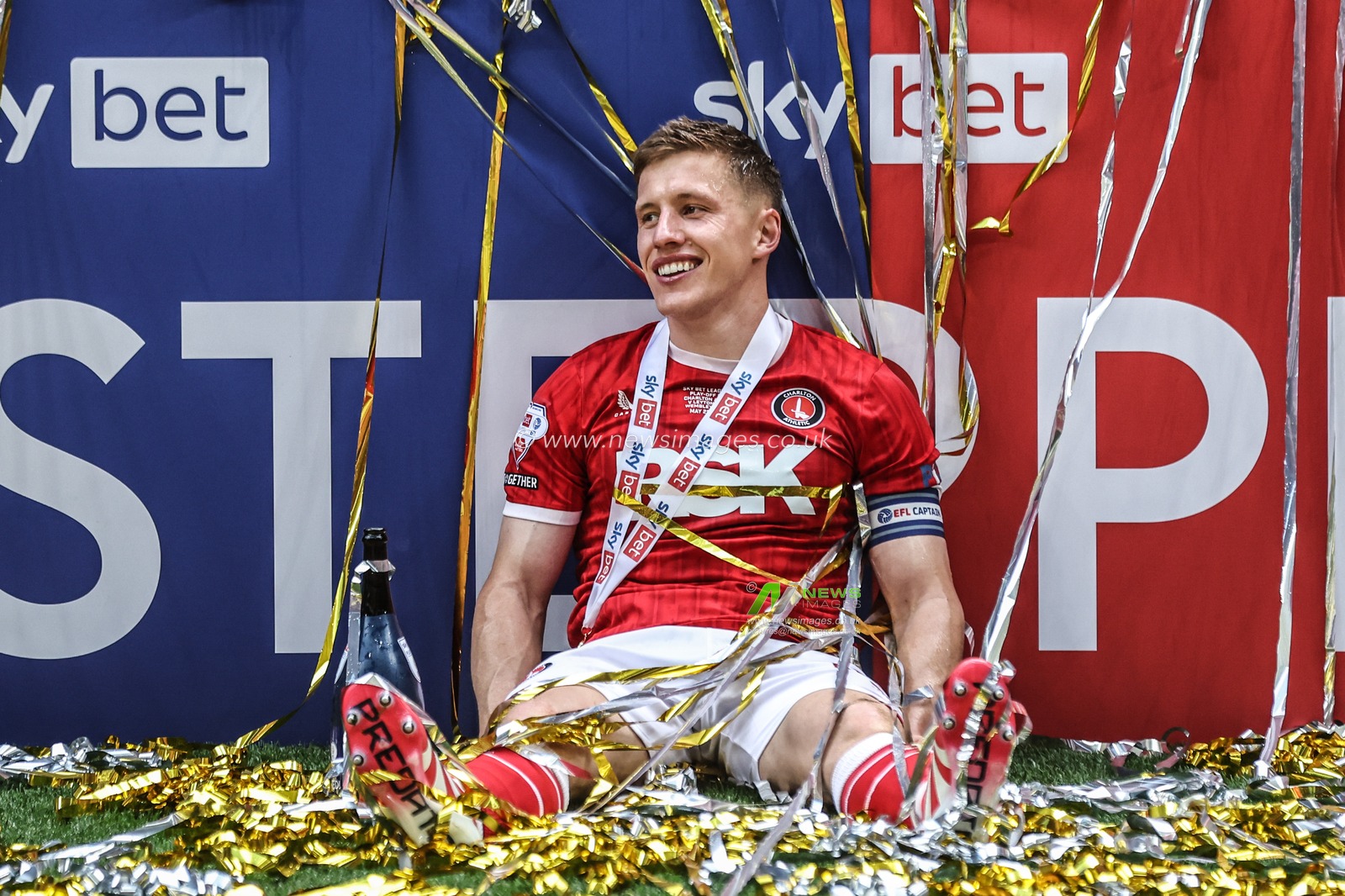 Greg Docherty of Charlton Athletic celebrates winning the League One Playoff Final during the Sky Bet League 1 Playoff Final match Charlton Athletic vs Leyton Orient at Wembley Stadium, London, United Kingdom, 25th May 2025

(Photo by Alfie Cosgrove/News Images)