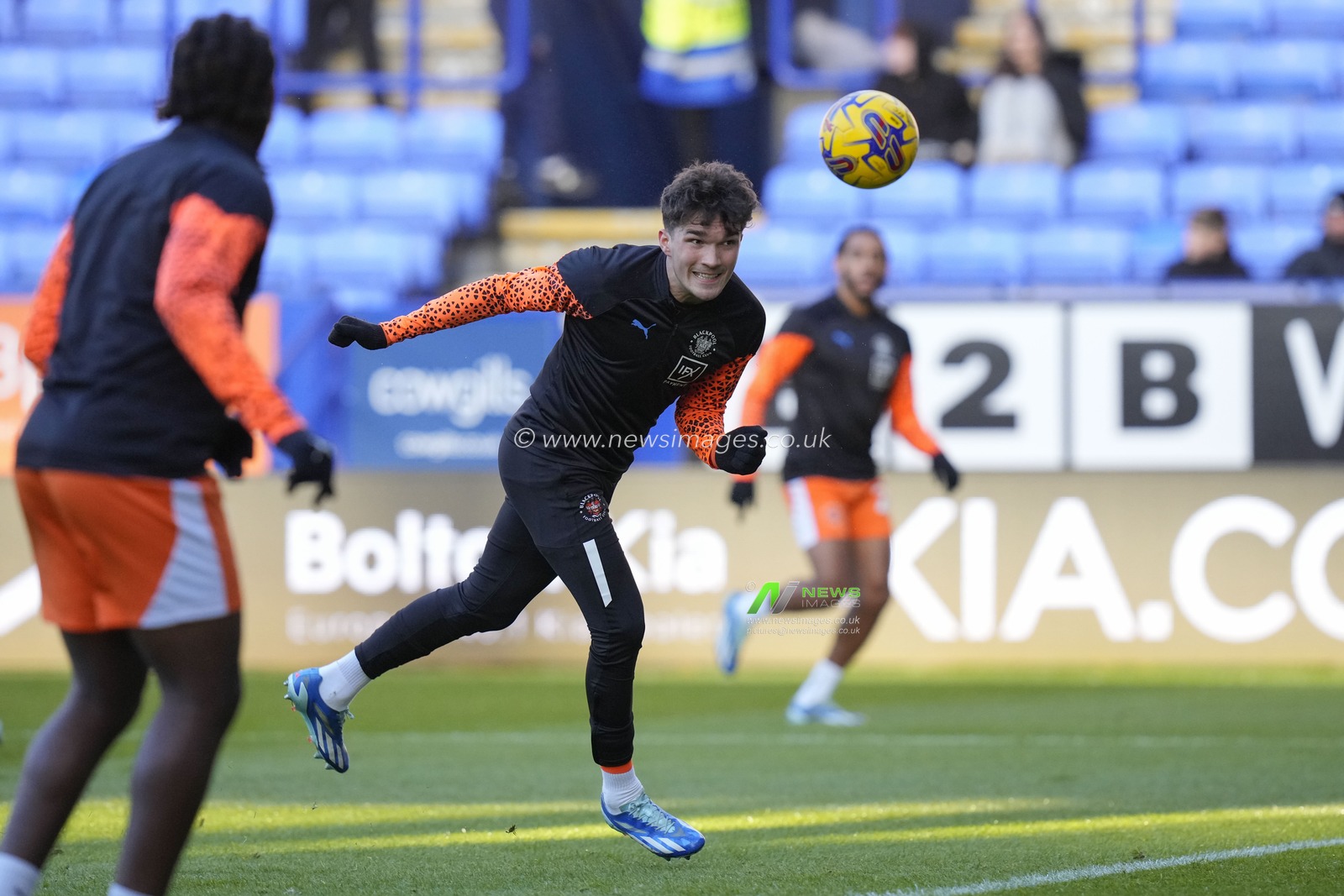Kyle Joseph #9 of Blackpool warms up before the Sky Bet League 1 match Bolton Wanderers vs Blackpool at University of Bolton Stadium, Bolton, United Kingdom, 11th November 2023

(Photo by Steve Flynn/News Images)