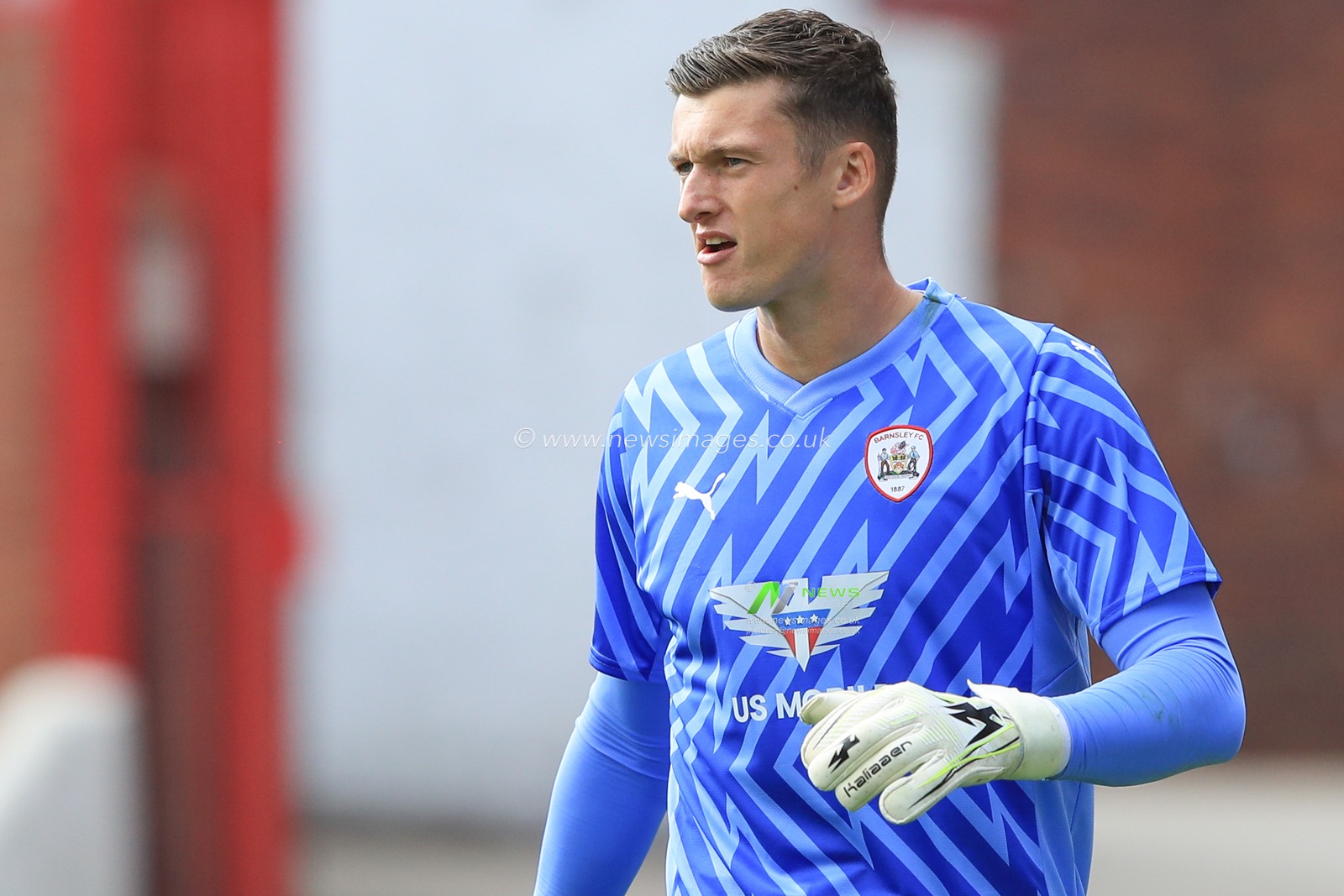 Liam Roberts #1 of Barnsley in action during the Pre-season friendly match Barnsley vs Crewe Alexandra at Oakwell, Barnsley, United Kingdom, 29th July 2023

(Photo by Alfie Cosgrove/News Images)