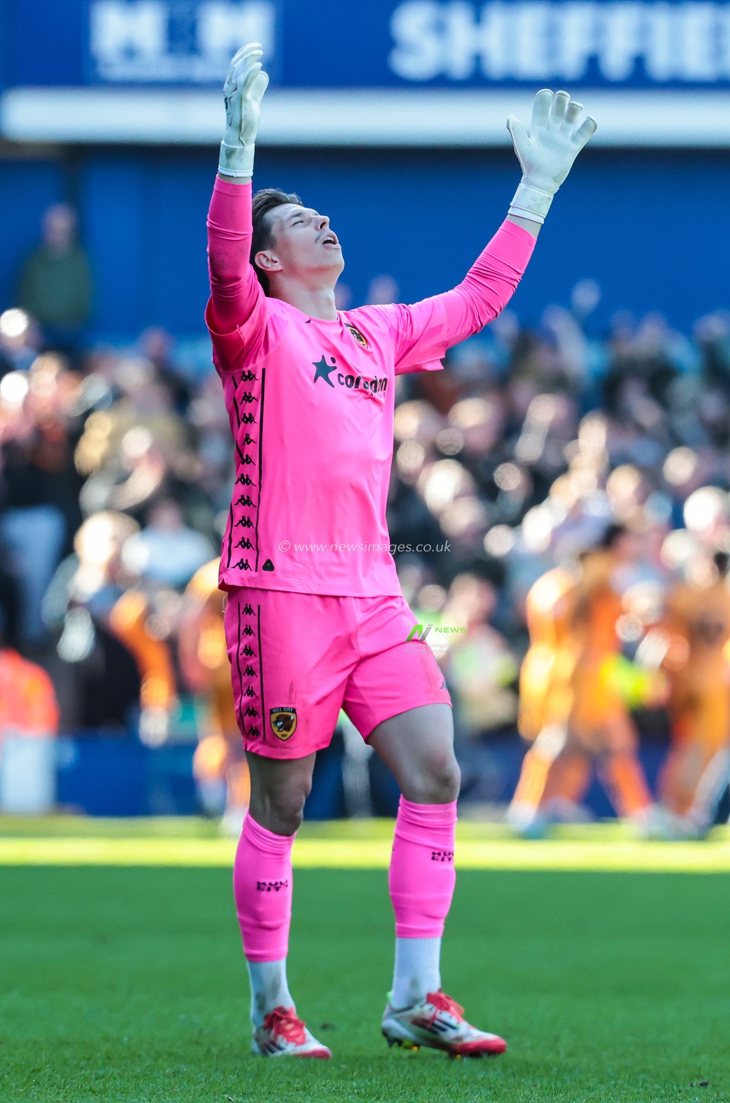 Ivor Pandur Hull City Goalkeeper celebrates during the Sky Bet Championship match Sheffield Wednesday vs Hull City at Hillsborough, Sheffield, United Kingdom, 5th April 2025

(Photo by Richard Bierton/News Images)