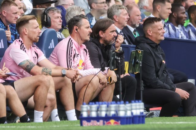 Daniel Farke manager of Leeds United looks on from the bench during the Premier League match Leeds United vs Brentford at Elland Road, Leeds, United Kingdom on 30 August 2026

(Photo by Mark Cosgrove/News Images)