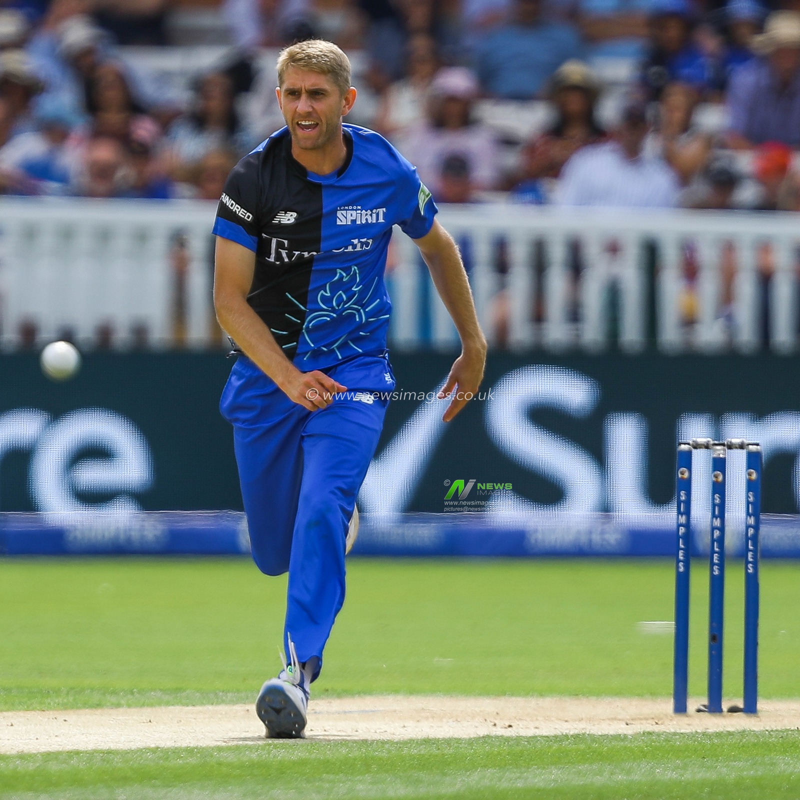Olly Stone of London Spirit bowls at 85mph during the The Hundred match London Spirit Men vs Oval Invincibles at Lords, London, United Kingdom, 4th August 2024

(Photo by Izzy Poles/News Images)