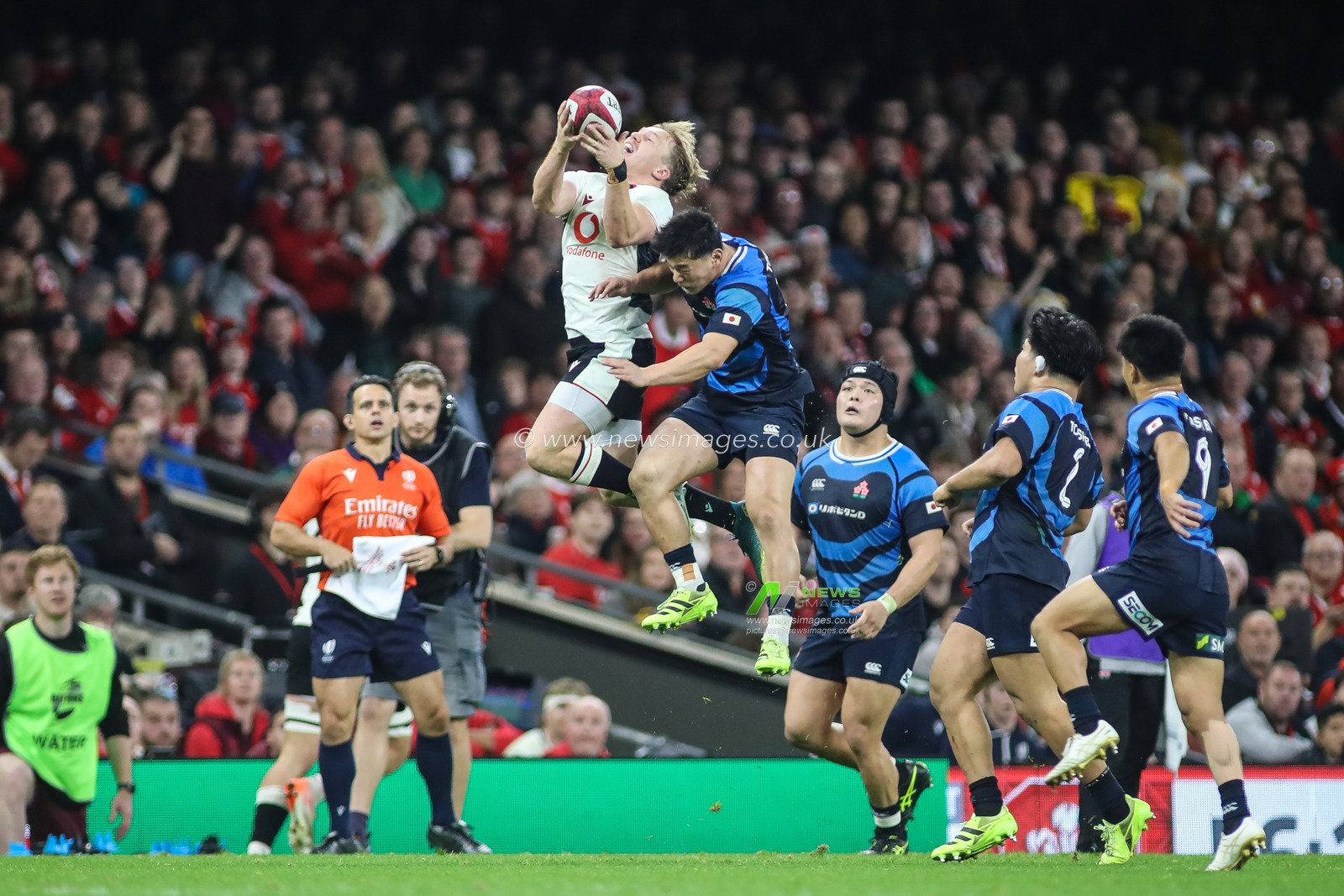 Blair Murray of Wales \catches the ball during the Quilter Nations Series 2025 match Wales vs Japan at Principality Stadium, Cardiff, United Kingdom, 15th November 2025

(Photo by Andrew Lewis/News Images)

*** GER AUT SUI OUT ***