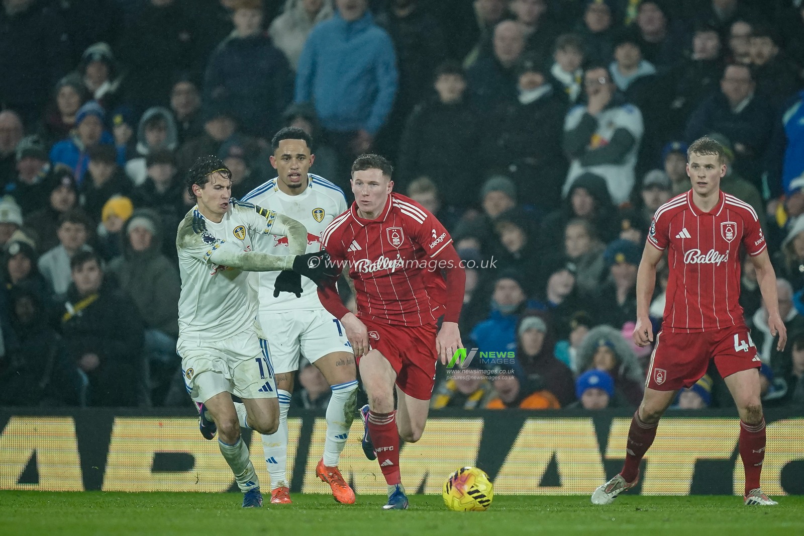 Elliot Anderson of Nottingham Forest makes a run with the ball  during the Premier League match Leeds United vs Nottingham Forest at Elland Road, Leeds, United Kingdom on 06 February 2026

(Photo by Maynard Manyowa/News Images)