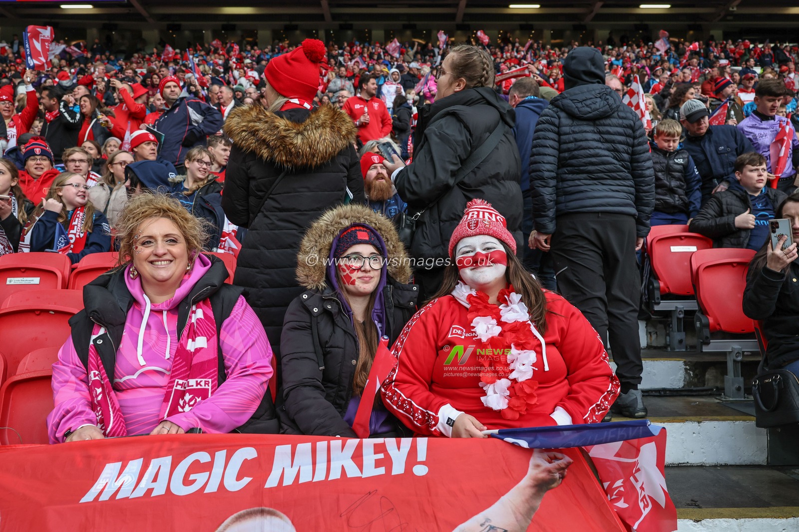 Hull KR fans arrive during the Betfred Super League Grand Final match Wigan Warriors vs Hull KR at Old Trafford, Manchester, United Kingdom, 12th October 2024

(Photo by Mark Cosgrove/News Images)