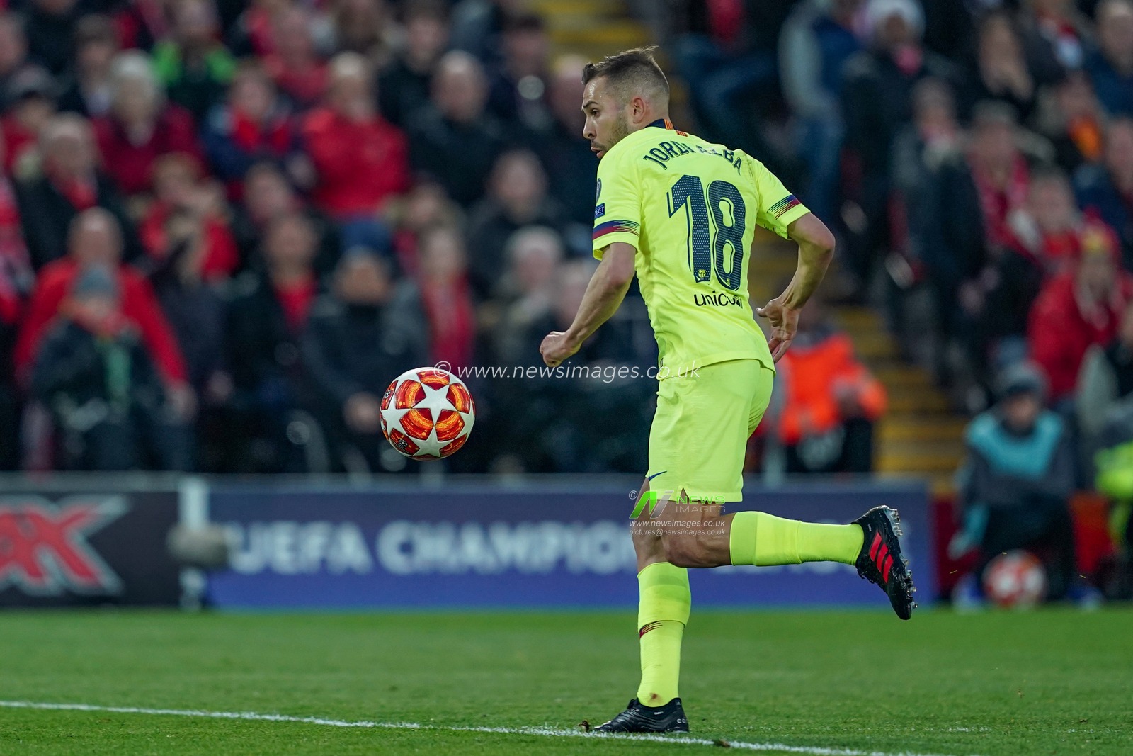 7th May 2019 , Anfield Stadium, Liverpool, England;  UEFA Champions League Semi Final, Second Leg, Liverpool FC vs FC Barcelona ; Jordi Alba (18) of Barcelona with the ball during the game


Credit: Terry Donnelly/News Images