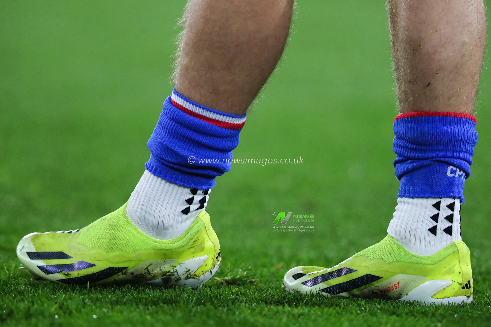 The socks of Justin Devenny of Crystal Palace with no shin pads during the Premier League match Crystal Palace vs Newcastle United at Selhurst Park, London, United Kingdom, 30th November 2024

(Photo by Gareth Evans/News Images)