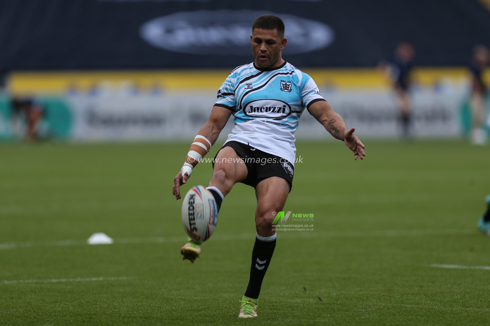 Will Smith #40 of Hull FC during pre-game warm up