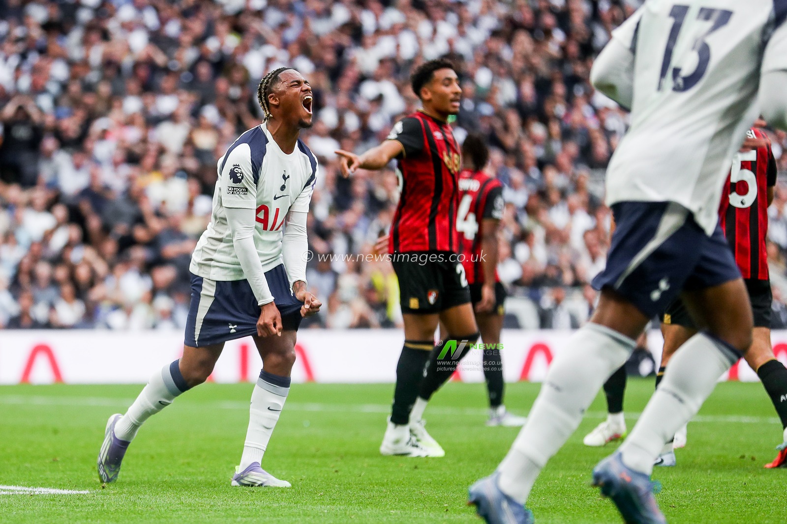 Wilson Odobert of Tottenham Hotspur reacts after a missed chance during the Premier League match Tottenham Hotspur vs Bournemouth at Tottenham Hotspur Stadium, London, United Kingdom, 30th August 2025

(Photo by Izzy Poles/News Images)