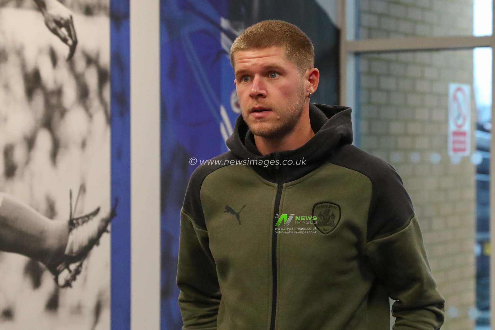 Ben Killip #23 of Barnsley arrives ahead of the Sky Bet League 1 match Reading vs Barnsley at Select Car Leasing Stadium, Reading, United Kingdom, 9th December 2023

(Photo by Gareth Evans/News Images)
