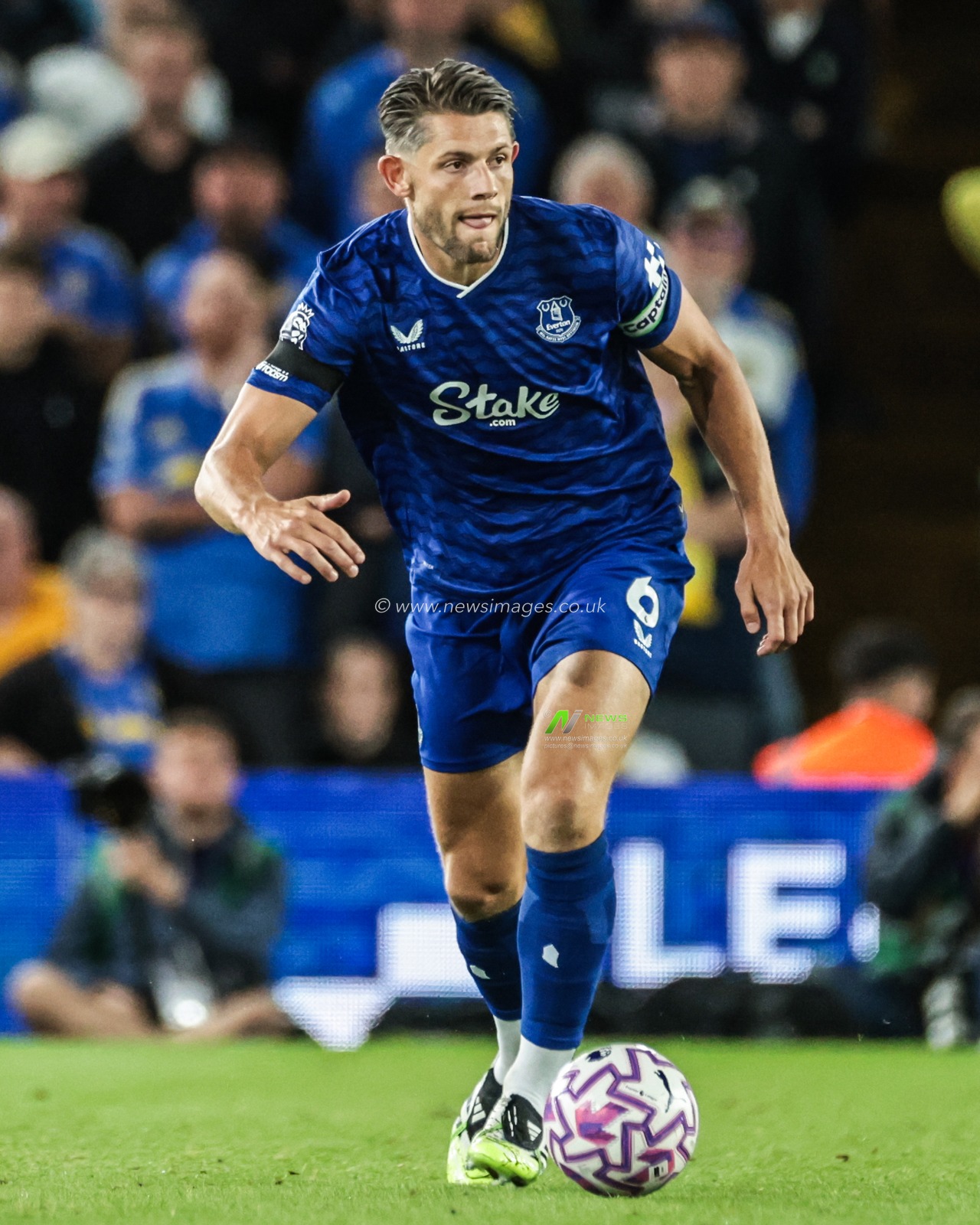 James Tarkowski of Everton during the Premier League match Leeds United vs Everton at Elland Road, Leeds, United Kingdom, 18th August 2025

(Photo by Mark Cosgrove/News Images)