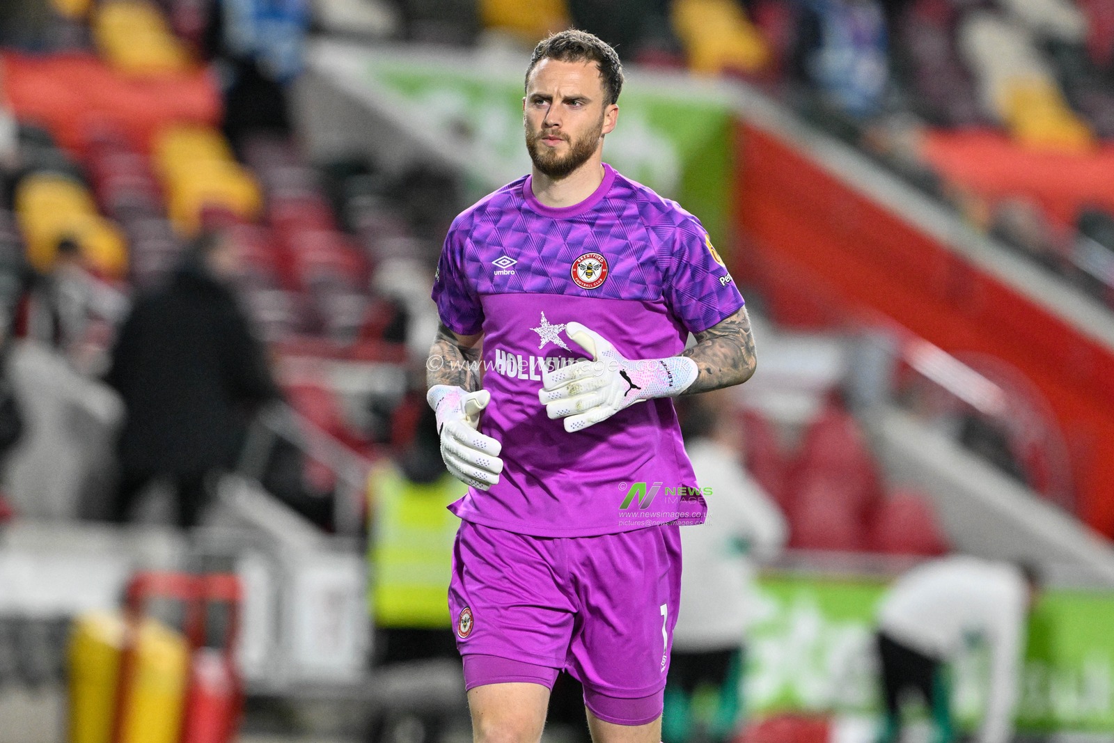 Mark Flekken of Brentford during the Premier League match Brentford vs Manchester United at The Gtech Community Stadium, London, United Kingdom, 30th March 2024

(Photo by Cody Froggatt/News Images)