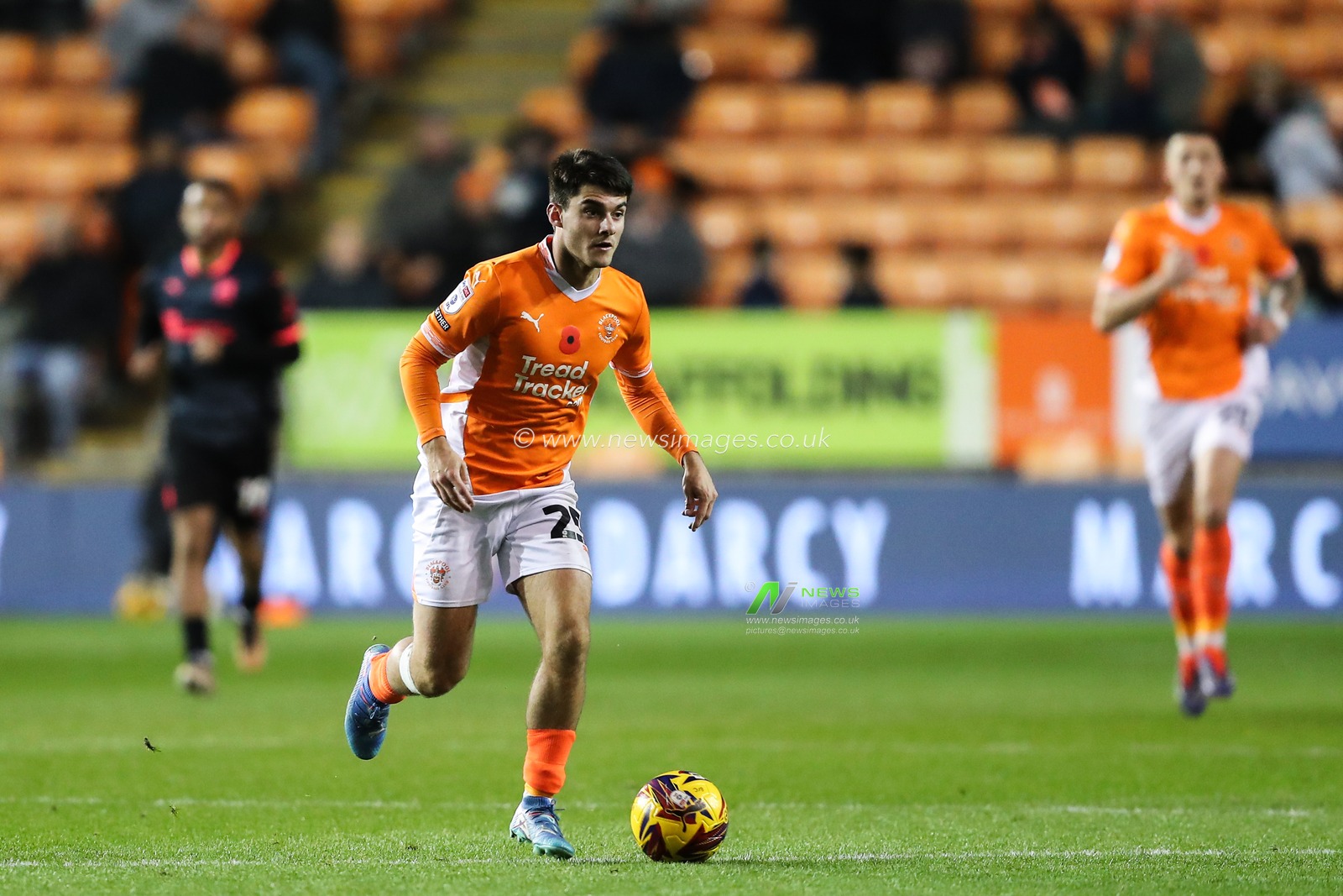 Rob Apter of Blackpool goes forward with the ball during the Sky Bet League 1 match Blackpool vs Northampton Town at Bloomfield Road, Blackpool, United Kingdom, 16th November 2024

(Photo by Gareth Evans/News Images)