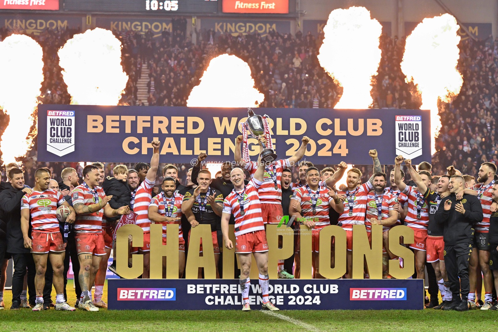 Wigan Warriors lift the World Club Challenge trophy, during the 2024 World Club Challenge match Wigan Warriors vs Penrith Panthers at DW Stadium, Wigan, United Kingdom, 24th February 2024

(Photo by Cody Froggatt/News Images)