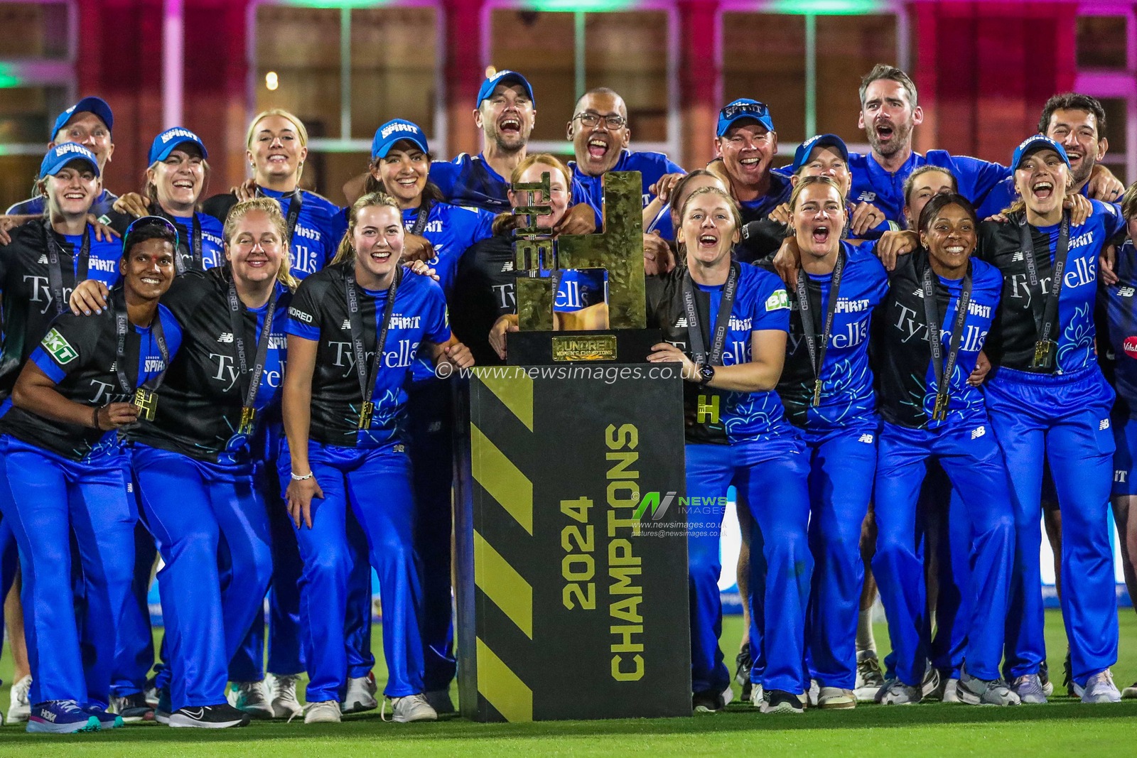 London Spirit Women lift the trophy after their win following the The Hundred Women's Final match Welsh Fire Women vs London Spirit Women at Lords, London, United Kingdom, 18th August 2024

(Photo by Izzy Poles/News Images)