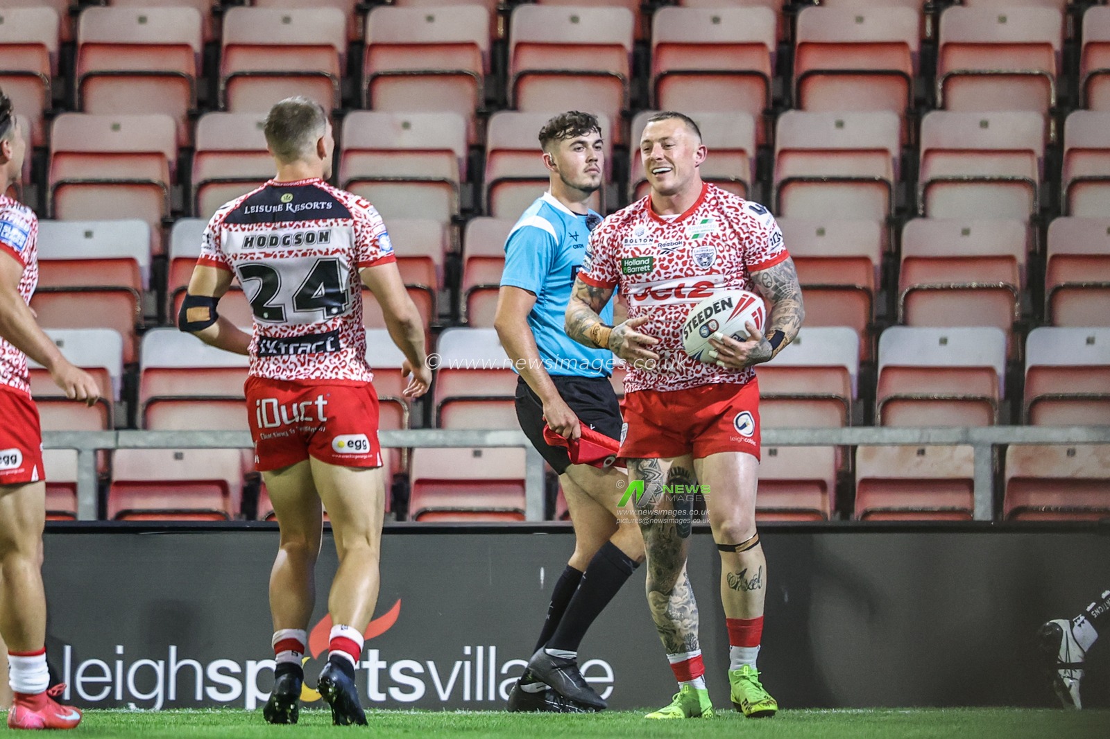 Josh Charley of Leigh Leopards celebrates his try during the Betfred Super League round 25 match Leigh Leopards vs Castleford Tigers at Leigh Sports Village, Leigh, United Kingdom, 28th August 2025

(Photo by Alfie Cosgrove/News Images)