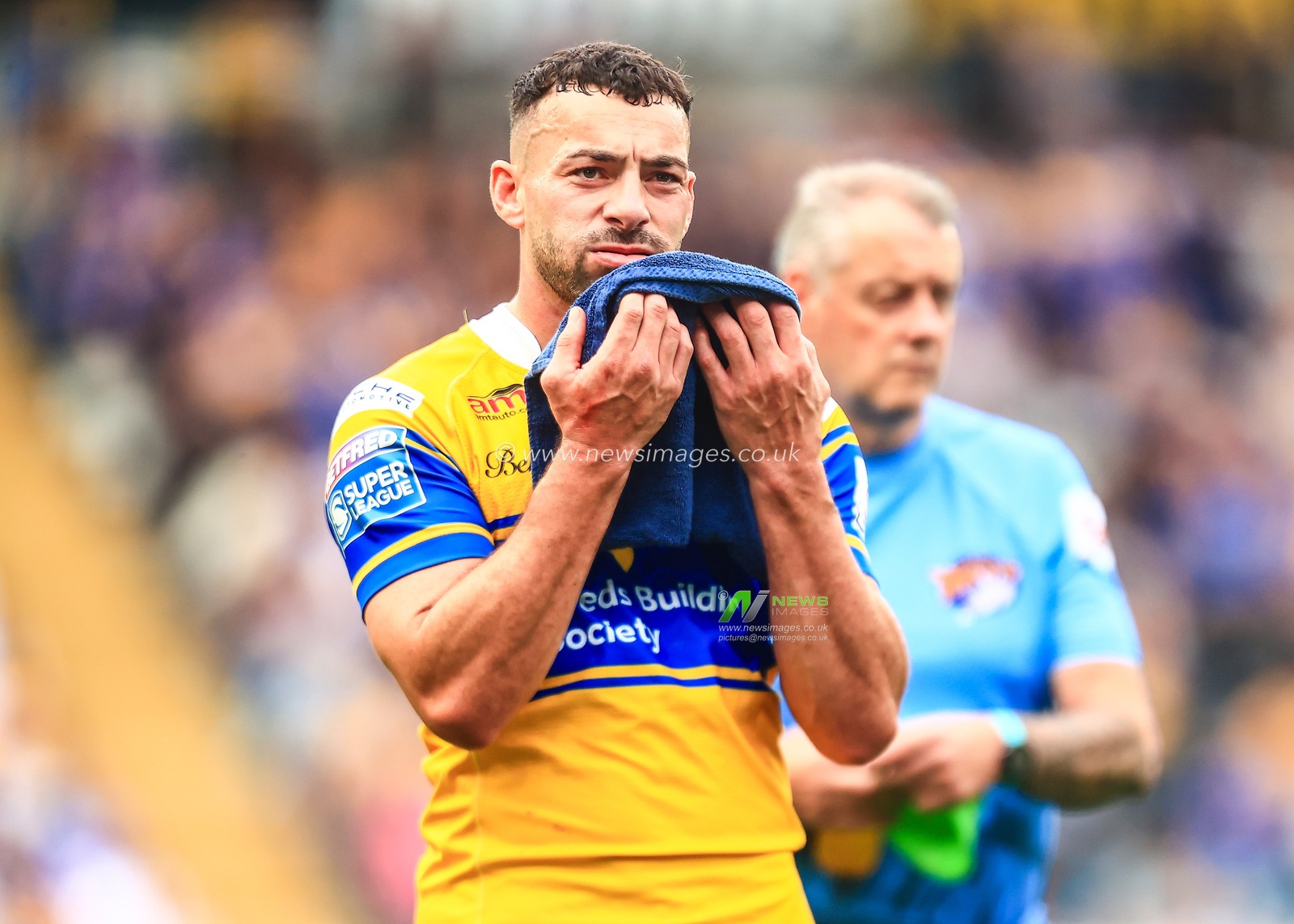 Jake Connor of Leeds Rhinos during the Betfred Super League Round 24 match Hull FC vs Leeds Rhinos at MKM Stadium, Hull, United Kingdom, 30th August 2025

(Photo by Richard Bierton/News Images)