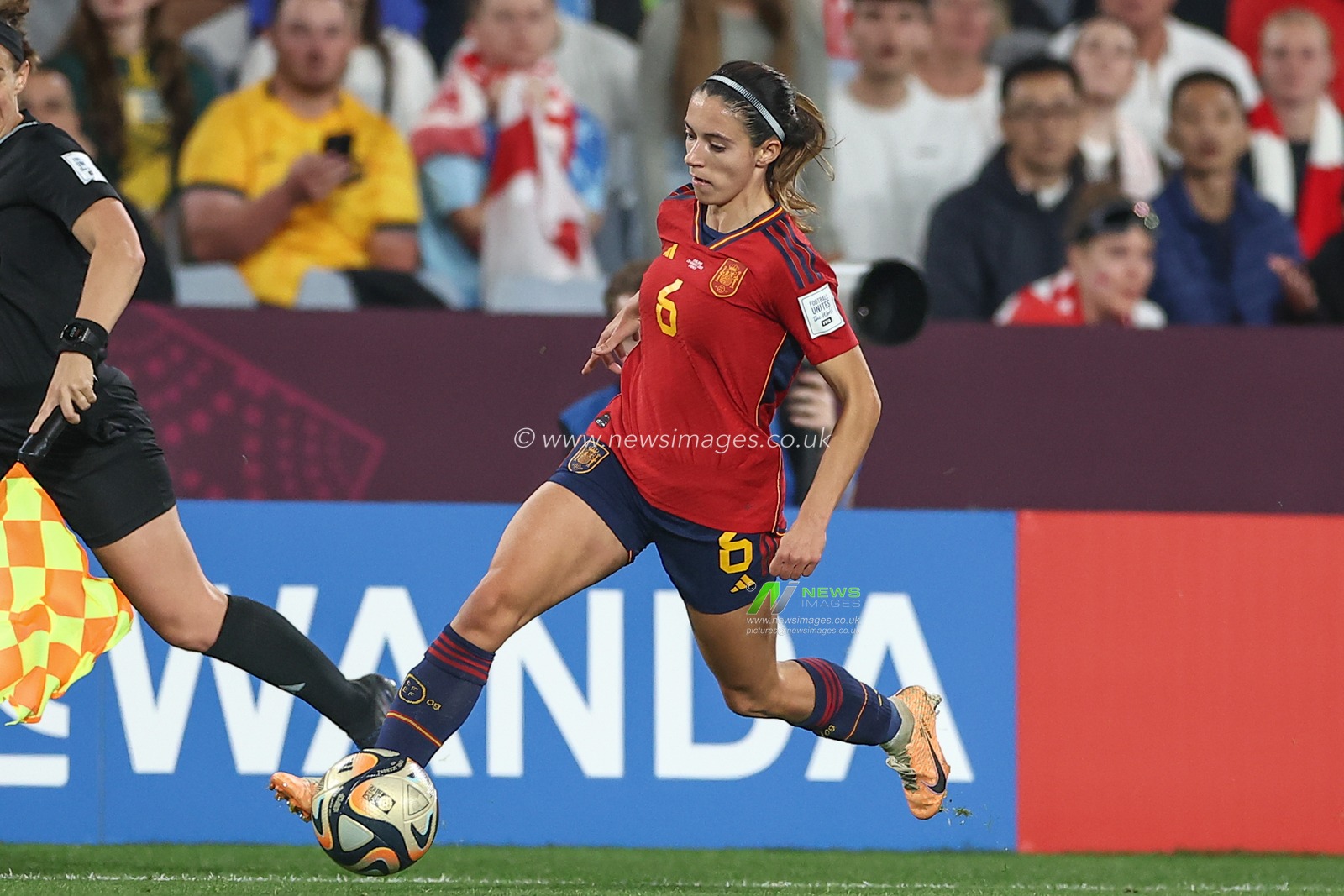 Aitana BonmatÃ­ #6 of Spain breaks with the ball during the FIFA Women's World Cup 2023 Final match Spain Women vs England Women at Stadium Australia, Sydney, Australia, 20th August 2023

(Photo by Patrick Hoelscher/News Images)