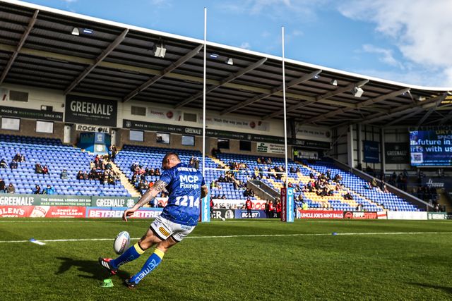 Marc Sneyd of Warrington Wolves in the pregame warmup session during the Betfred Challenge Cup Quarter Final match Warrington Wolves vs Leigh Leopards at The Halliwell Jones Stadium, Warrington, United Kingdom on 11 April 2026

(Photo by Alfie Cosgrove/News Images)