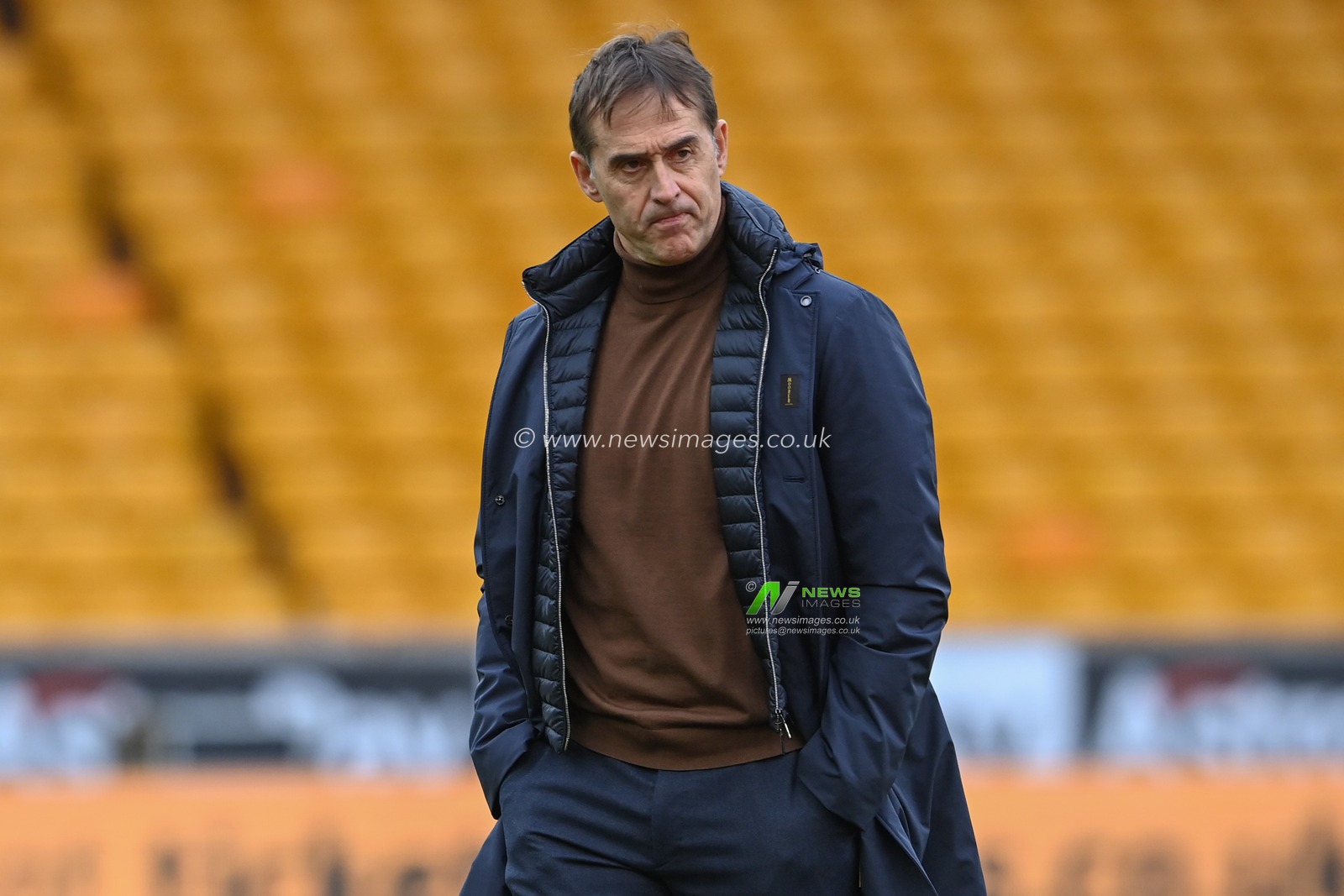 Julen Lopetegui manager of Wolverhampton Wanderers arrives ahead of the Premier League match Wolverhampton Wanderers vs Manchester United at Molineux, Wolverhampton, United Kingdom, 31st December 2022

(Photo by Craig Thomas/News Images)