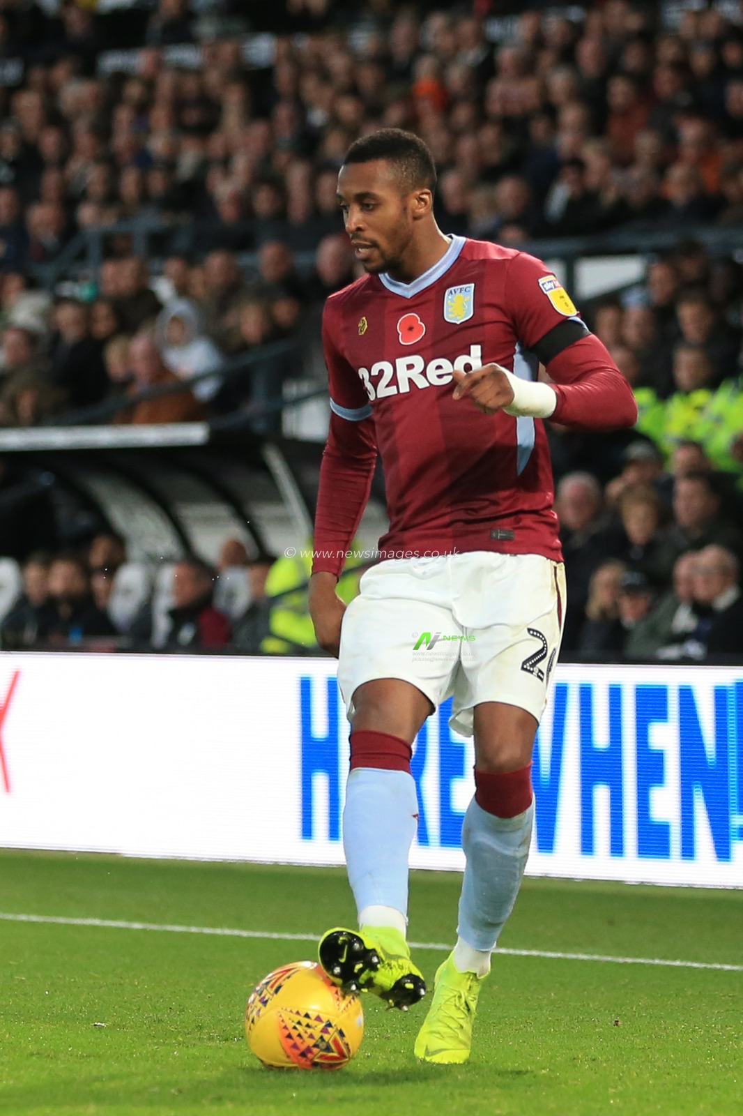 10th November 2018, Pride Park, Derby, England; Sky Bet Championship, Derby County v Aston Villa ; Jonathan Kodjia (26) of Aston Villa 

Credit: Mark Cosgrove/News Images 

English Football League images are subject to DataCo Licence