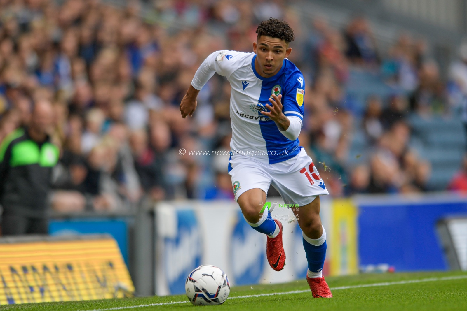 Tyrhys Dolan #10 of Blackburn Rovers runs down the wing with the ball
