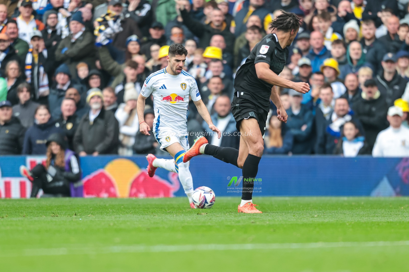 Manor Solomon of Leeds United in action during the Sky Bet Championship match Leeds United vs Stoke City at Elland Road, Leeds, United Kingdom, 21st April 2025

(Photo by Richard Bierton/News Images)