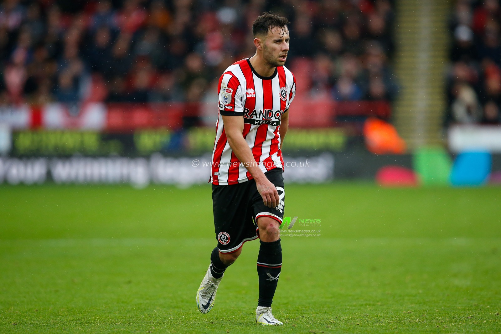 George Baldock #2 of Sheffield United during the Sky Bet Championship match Sheffield United vs Burnley at Bramall Lane, Sheffield, United Kingdom, 5th November 2022

(Photo by Ben Early/News Images)