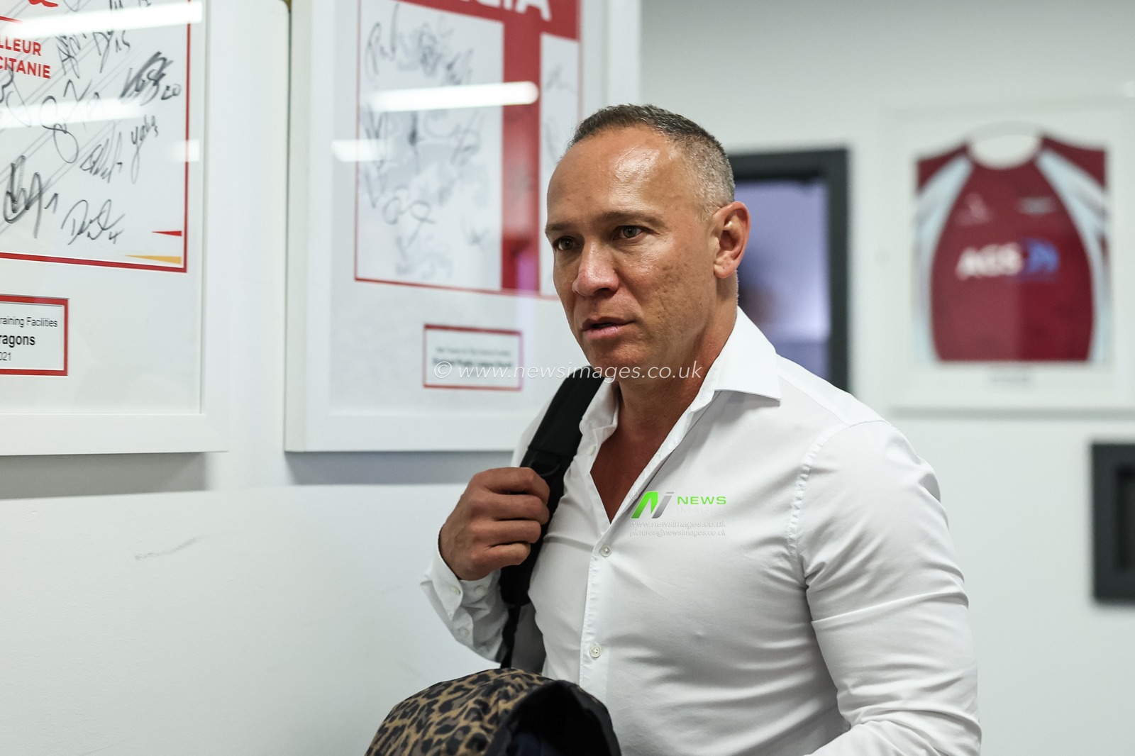 Adrian Lam Head coach of Leigh Leopards arrives during the Betfred Super League play-off Eliminator 1 Salford Red Devils v Leigh Leopards at Salford Community Stadium, Eccles, United Kingdom, 27th September 2024

(Photo by Mark Cosgrove/News Images)