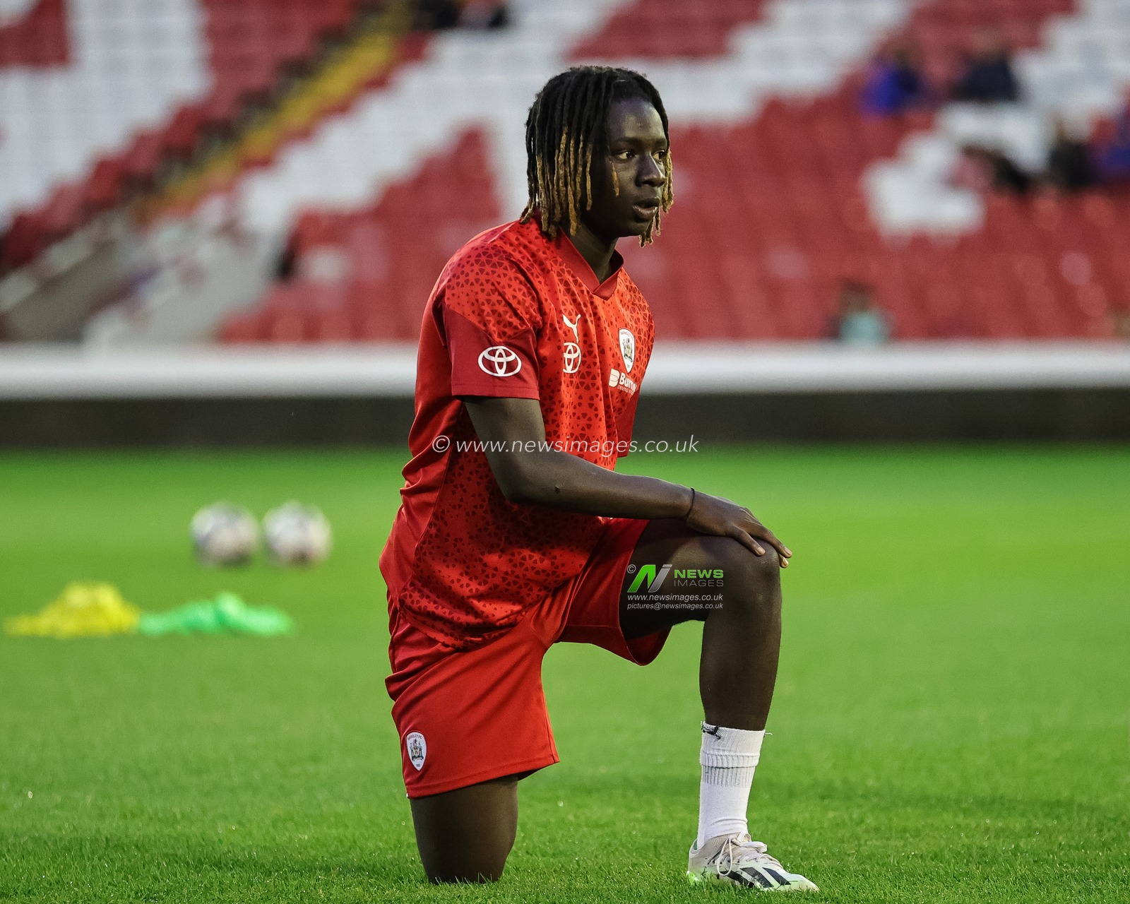 FÃ¡bio JalÃ³ #12 of Barnsley in the pregame warmup session during the EFL Trophy match Barnsley vs Manchester City U21 at Oakwell, Barnsley, United Kingdom, 26th September 2023

(Photo by Mark Cosgrove/News Images)