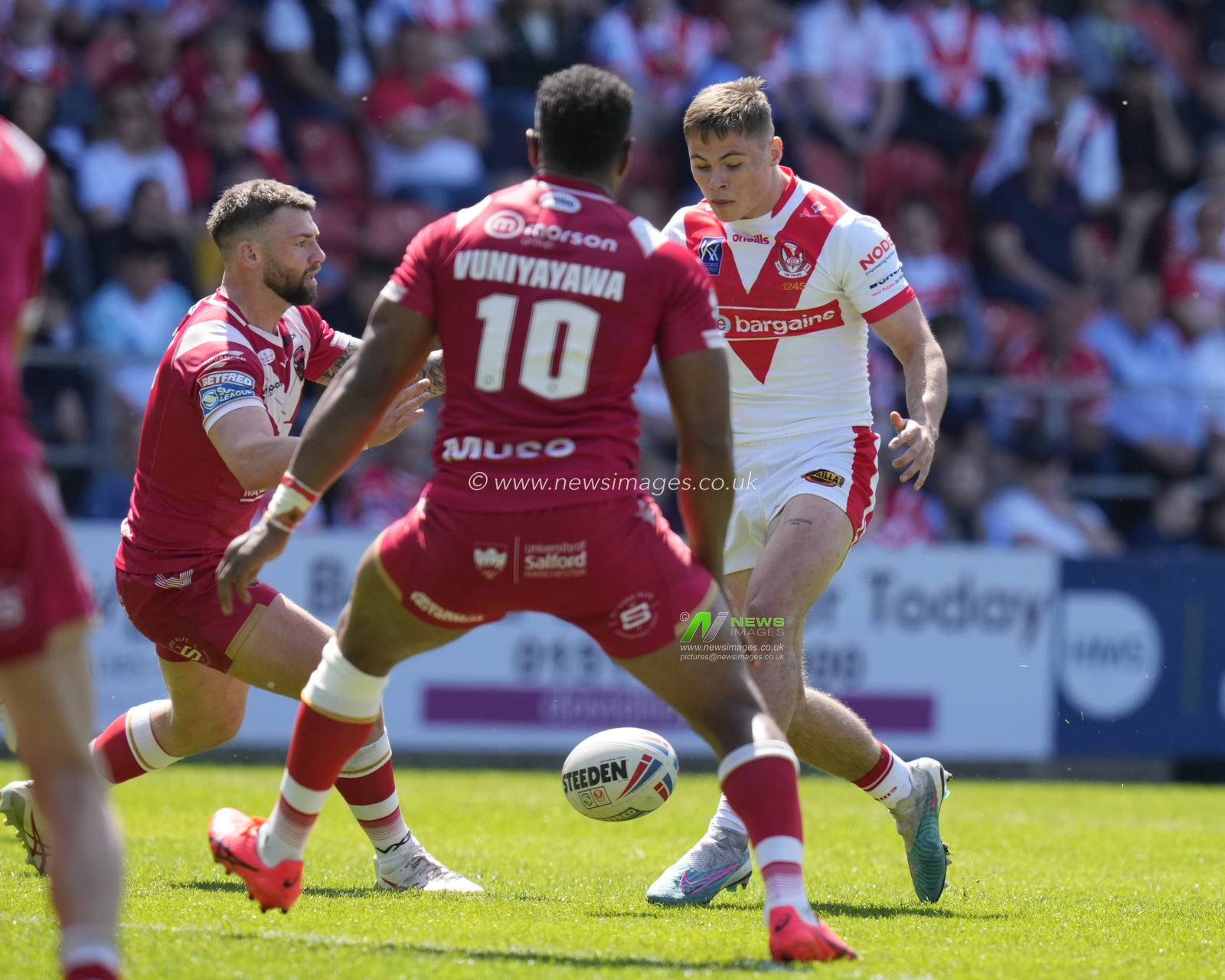 Jack Welsby #1 of St. Helens chips through the Salford Red Devils defence during the Betfred Super League Round 12 match St Helens vs Salford Red Devils at Totally Wicked Stadium, St Helens, United Kingdom, 13th May 2023

(Photo by Steve Flynn/News Images)
