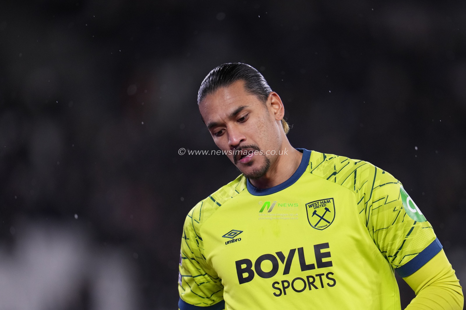 Alphonse Areola of West Ham United during the Premier League match West Ham United vs Nottingham Forest at London Stadium, London, United Kingdom, 6th January 2026

(Photo by Harvey Murphy/News Images)

*** GER AUT SUI OUT ***