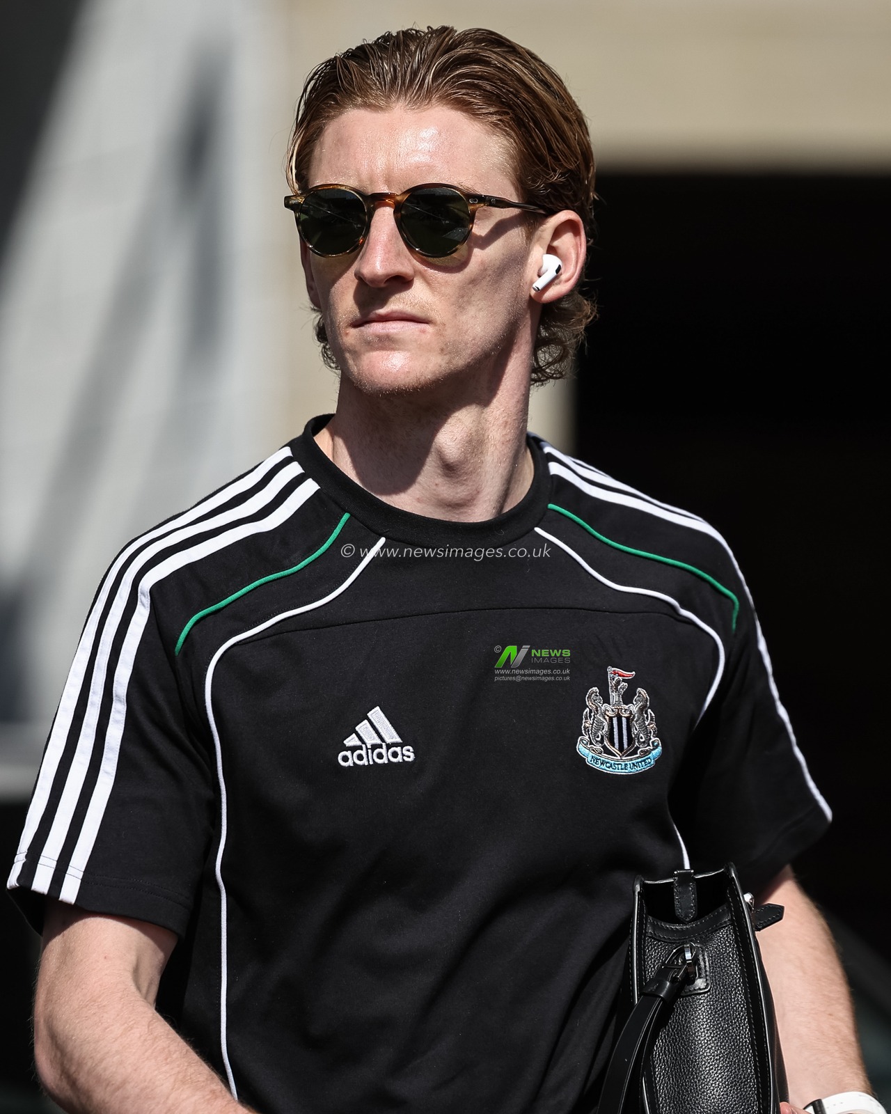 Anthony Gordon of Newcastle United arrives during the Premier League match Newcastle United vs Chelsea at St. James's Park, Newcastle, United Kingdom, 11th May 2025

(Photo by Mark Cosgrove/News Images)