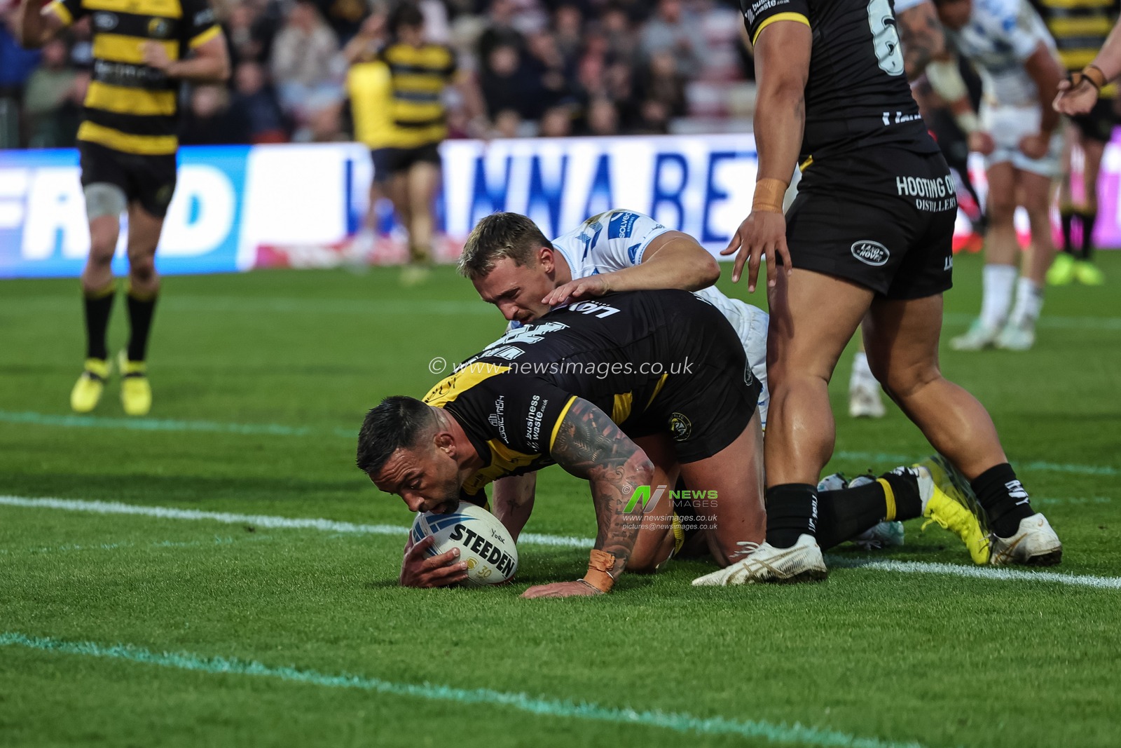 Paul Vaughan of York Knights goes over for a try during the Betfred Super League round 9 match York Knights vs Toulouse at LNER Community Stadium, York, United Kingdom on 23 April 2026

(Photo by Mark Cosgrove/News Images)