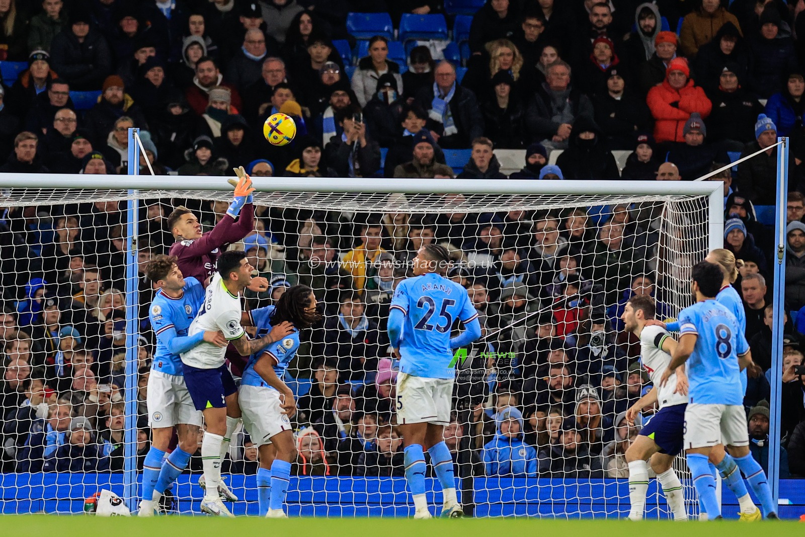 Ederson #31 of Manchester City punches the ball out during the Premier League match Manchester City vs Tottenham Hotspur at Etihad Stadium, Manchester, United Kingdom, 19th January 2023

(Photo by Conor Molloy/News Images)