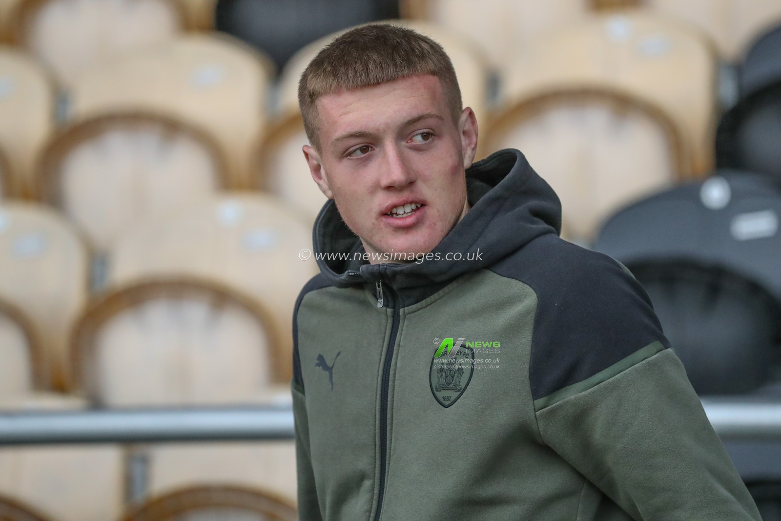 Rogan Ravenhill of Barnsley arrives during the Sky Bet League 1 match Burton Albion vs Barnsley at Pirelli Stadium, Burton upon Trent, United Kingdom, 1st April 2024

(Photo by Alfie Cosgrove/News Images)