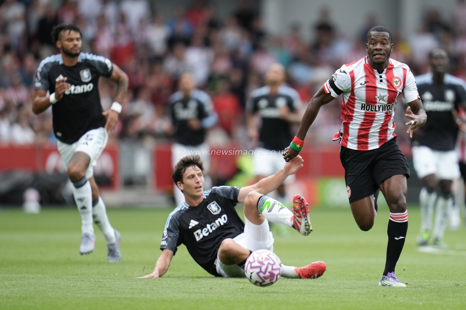 Dango Ouattara of Brentford runs through on goal during the Premier League match Brentford vs Aston Villa at The Gtech Community Stadium, London, United Kingdom, 23rd August 2025

(Photo by Harvey Murphy/News Images)