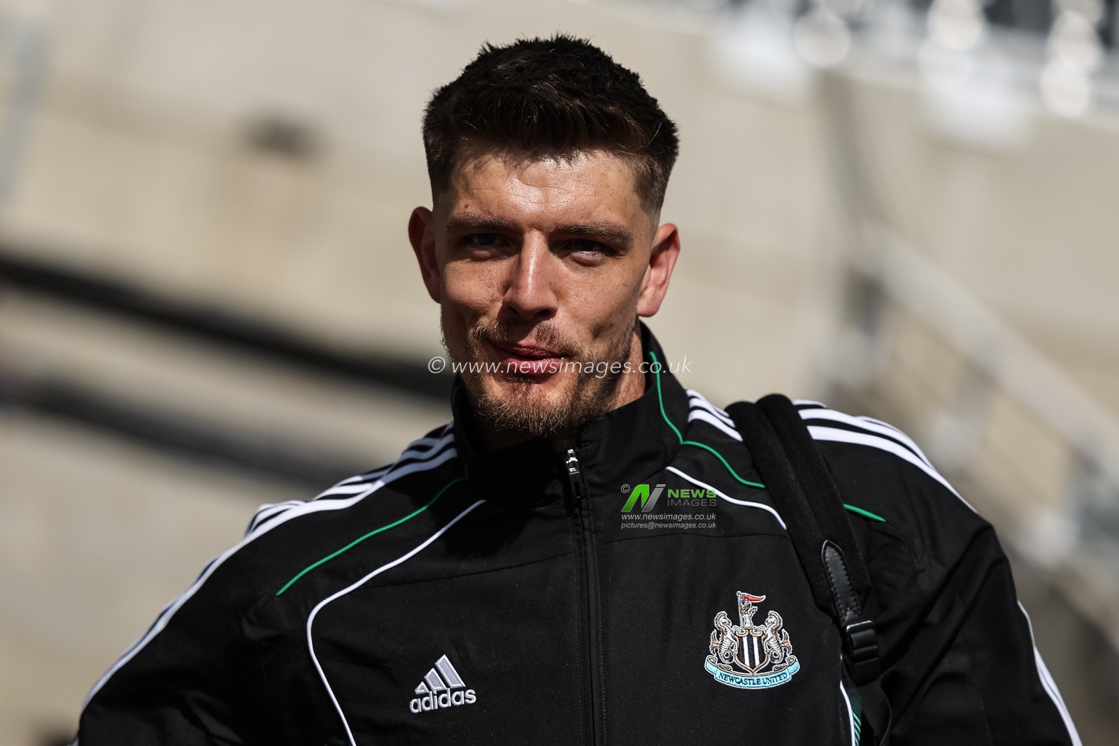 Nick Pope of Newcastle United arrives during the Premier League match Newcastle United vs Chelsea at St. James's Park, Newcastle, United Kingdom, 11th May 2025

(Photo by Mark Cosgrove/News Images)