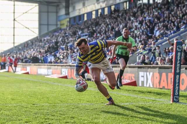 Matty Ashton of Warrington Wolves goes over for a try Matty Ashton of Warrington Wolves celebrates his try during the Betfred Super League round 5 match Warrington Wolves vs Castleford Tigers at The Halliwell Jones Stadium, Warrington, United Kingdom on 21 March 2026

(Photo by Alfie Cosgrove/News Images)