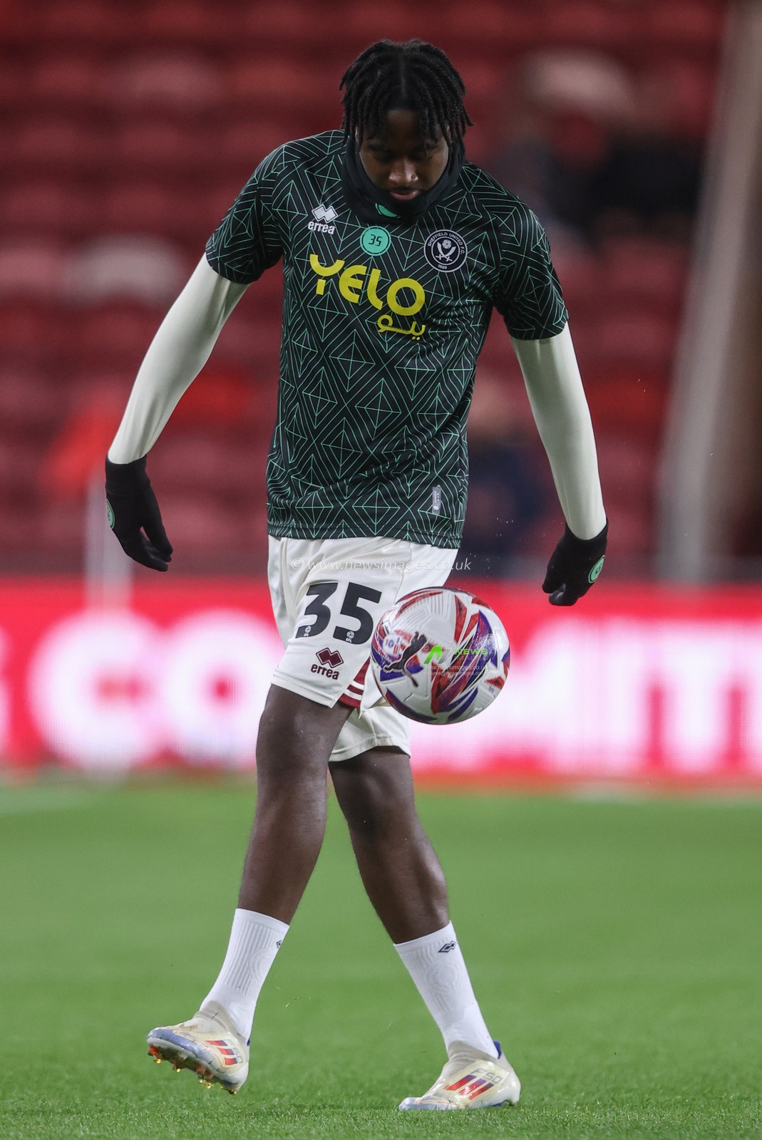Andre Brooks of Sheffield United in the pregame warmup session during the Sky Bet Championship match Middlesbrough vs Sheffield United at Riverside Stadium, Middlesbrough, United Kingdom, 23rd October 2024

(Photo by Alfie Cosgrove/News Images)