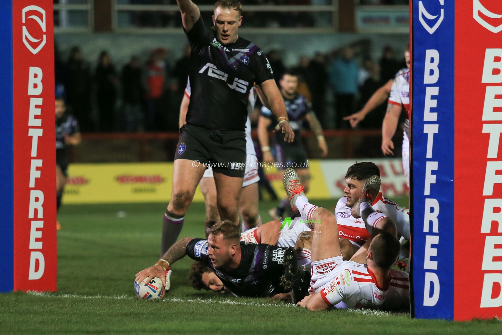 31st January 2020, KHull College Craven Park , Kingston upon Hull, England; Betfred Super League, Hull Kingston Rovers v Wakefield Trinity : Joe Westerman (13) of Wakefield Trinity scores his try