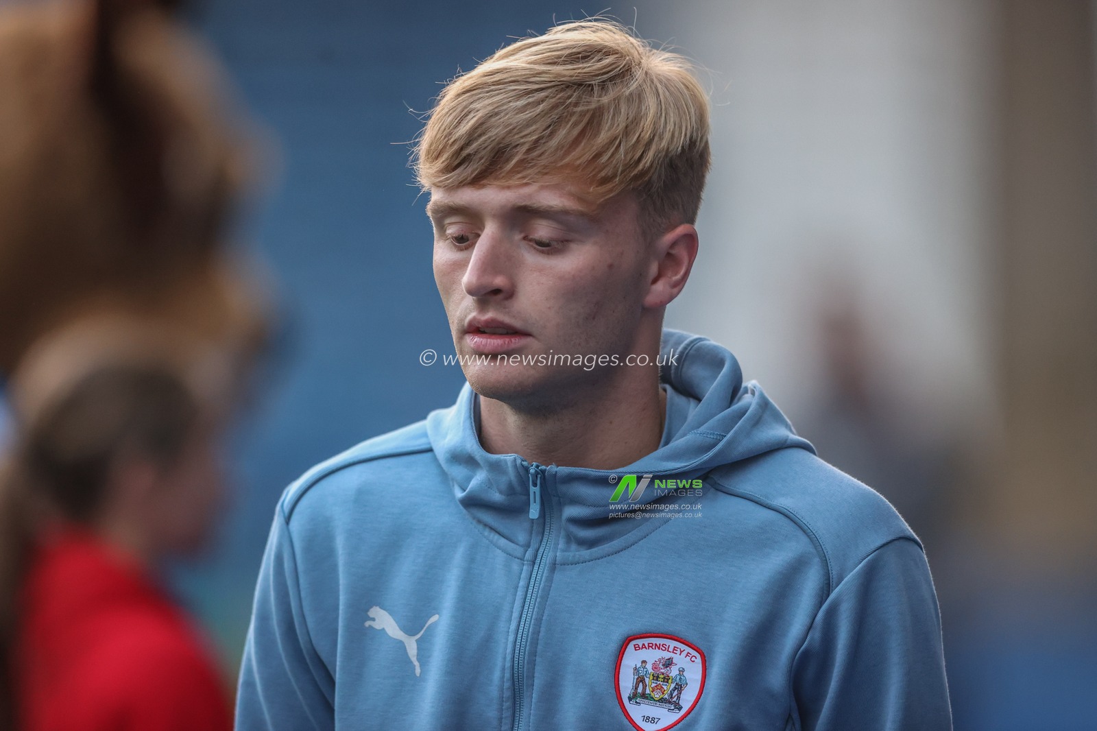 Georgie Gent of Barnsley arrives during the Bristol Street Motors Trophy match Huddersfield Town vs Barnsley at John Smith's Stadium, Huddersfield, United Kingdom, 8th October 2024

(Photo by Alfie Cosgrove/News Images)
