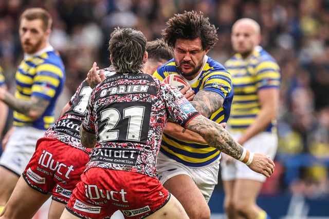 James Bentley of Warrington Wolves is tackled by Gareth O'Brien of Leigh Leopards during the Betfred Super League round 7 match Warrington Wolves vs Leigh Leopards at The Halliwell Jones Stadium, Warrington, United Kingdom on 04 April 2026

(Photo by Alfie Cosgrove/News Images)