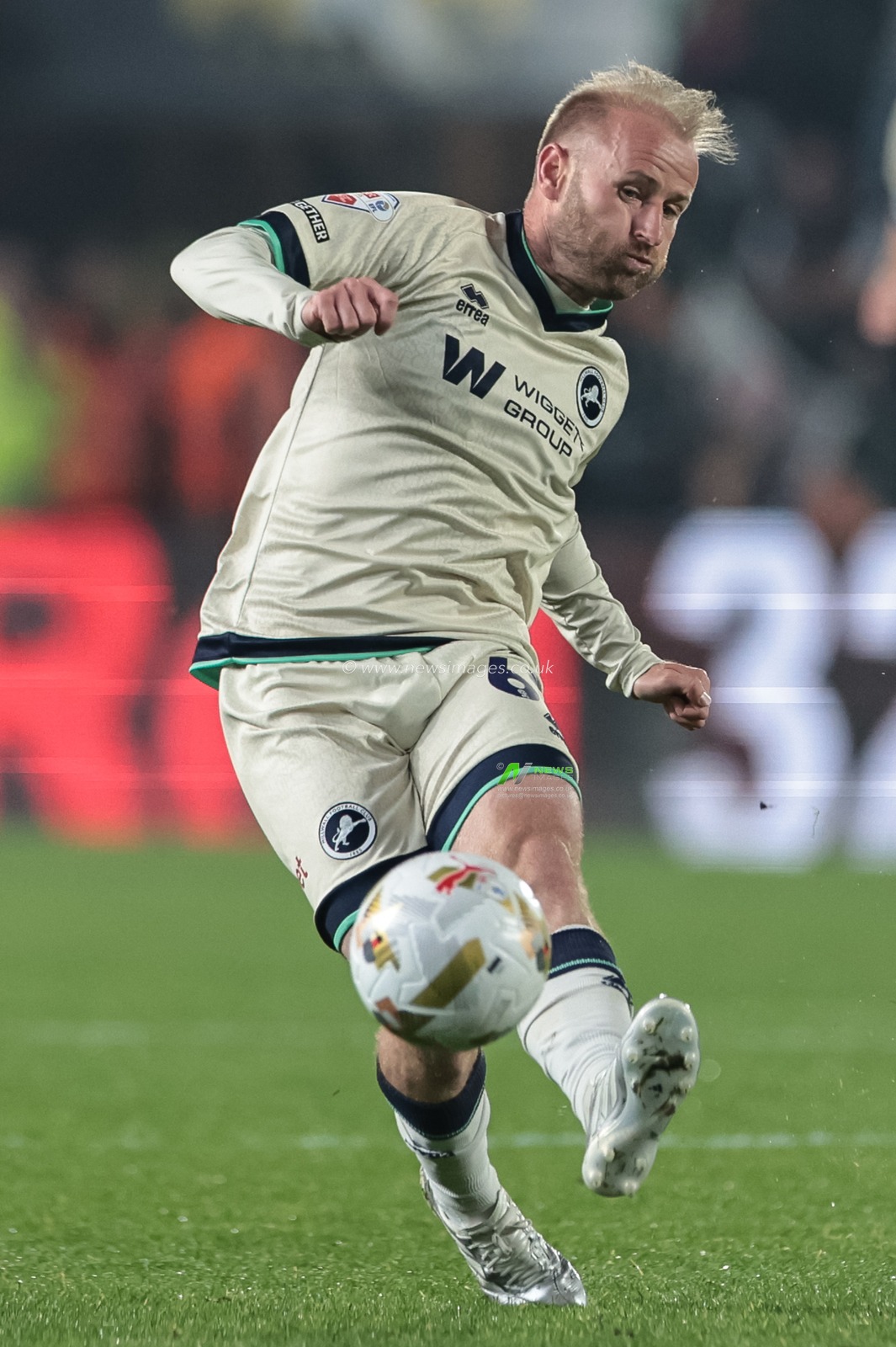Barry Bannan of Millwall during the Sky Bet Championship Play-Offs Semi-Final first leg Hull City v Millwall at MKM Stadium, Hull, United Kingdom on 08 May 2026

(Photo by Mark Cosgrove/News Images)
