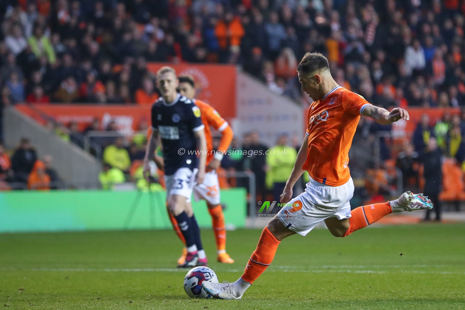 Jerry Yates # 9of Blackpool scores a goal to make it 1-1 during the Sky Bet Championship match Blackpool vs Millwall at Bloomfield Road, Blackpool, United Kingdom, 28th April 2023

(Photo by Gareth Evans/News Images)
